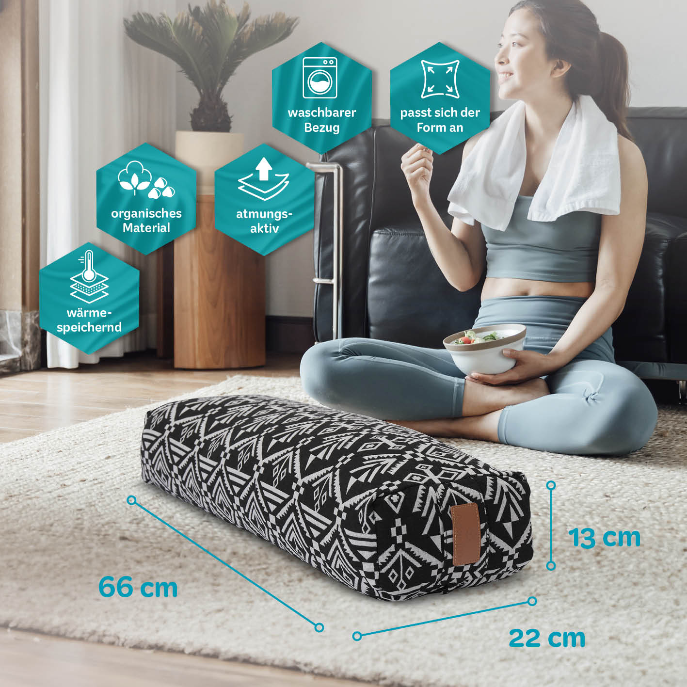 Yoga-Bolster Paravati - gefüllt mit Bio-Dinkelspelz, 67x22x13 cm, schwarz-weiß, waschbarer Bezug, atmungsaktiv, organisch, wärmespeichernd.