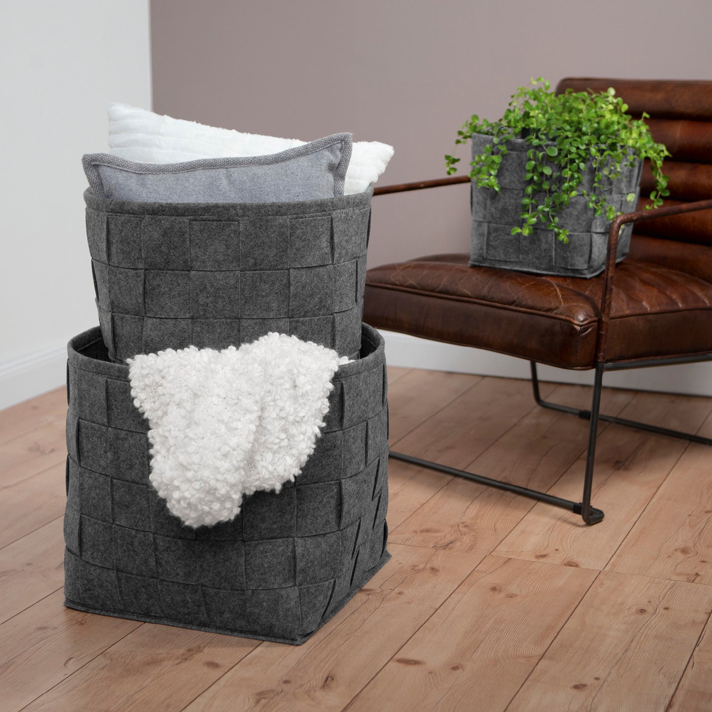 Filz-Aufbewahrungskorb S - 24 x 24 x 24 cm - Dunkelgrau, faltbar, robust, schonend für Böden, ideal für Wohnraum und Aufbewahrung.