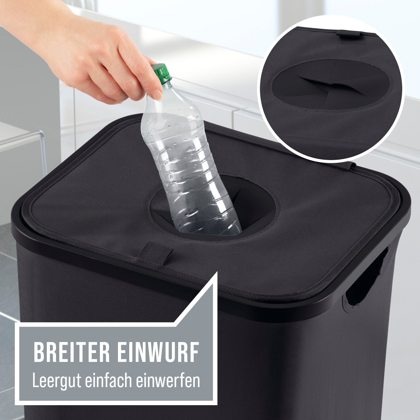 Pfandflaschen-Sammelbehälter - Schwarz mit breiter Einwurföffnung, wasserabweisend und faltbar für Platz sparendes Verstauen.