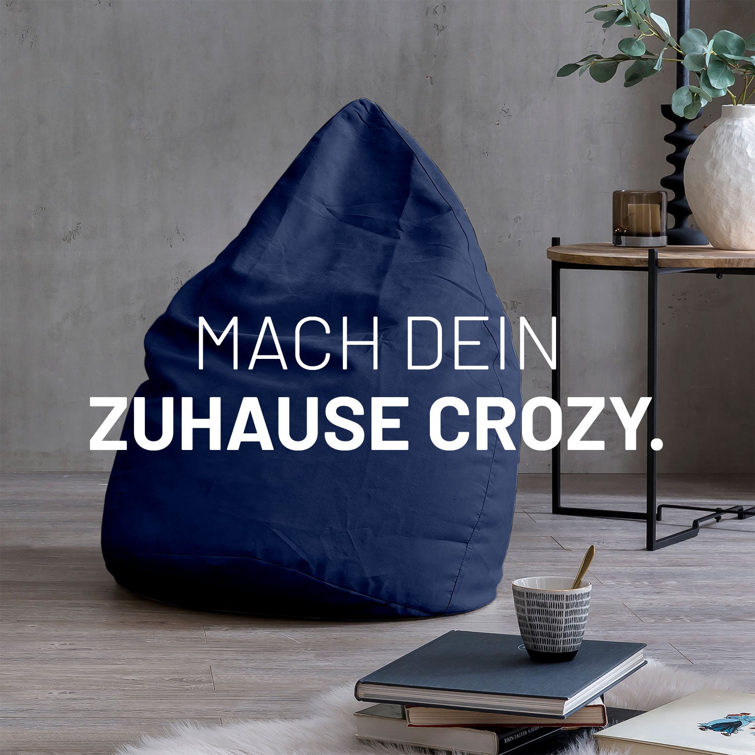 Luxury XL PLUS Sitzsack (220 L) in Dunkelblau, formstabil, mit hochwertiger EPS-Füllung für optimalen Sitzkomfort indoor.