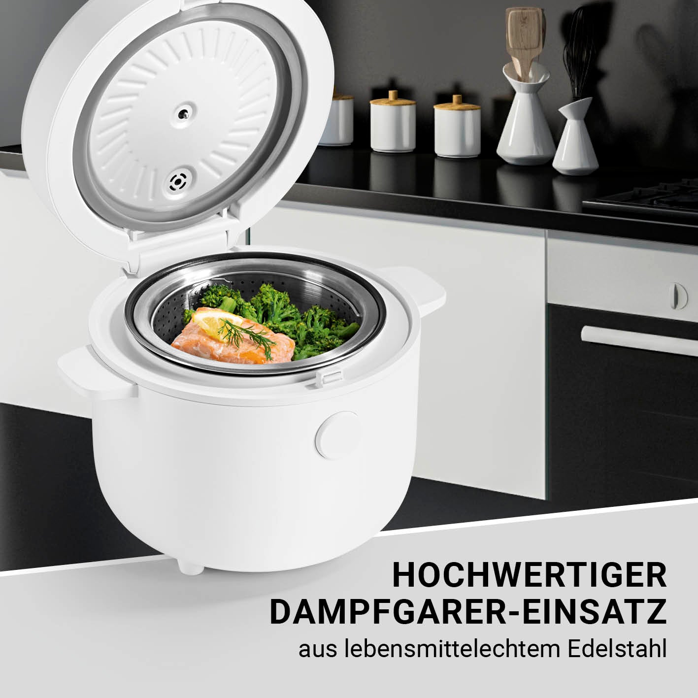 Digitaler Reiskocher mit offenem Deckel und Dampfgarer-Einsatz aus Edelstahl, ideal für schonendes Garen von Fisch und Gemüse.