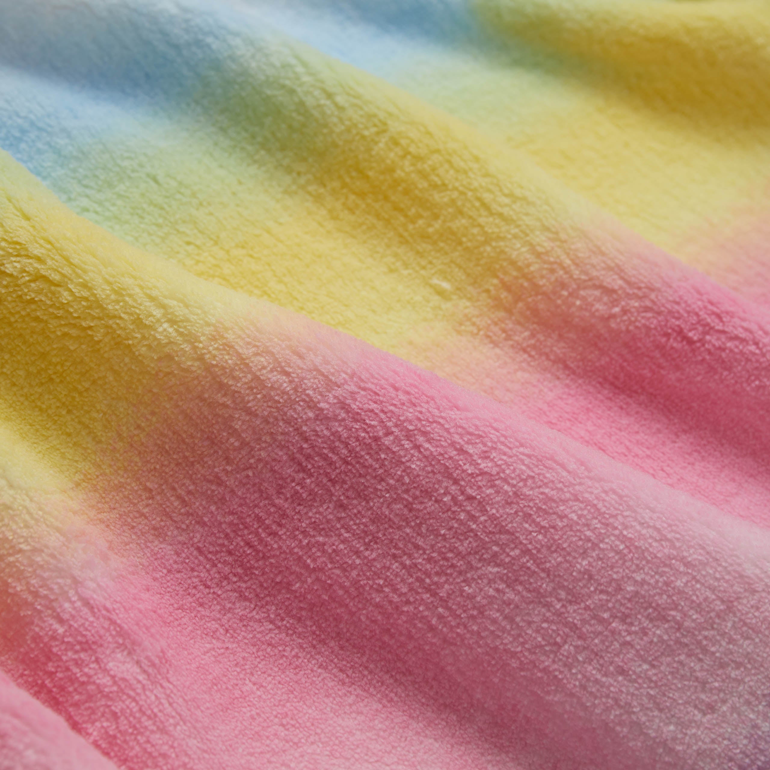 Kuscheldecke für Kinder - 100 x 150 cm - Regenbogen, weiche, bunte Coral-Fleece Decke für gemütliche Stunden und moderne Home-Deko.
