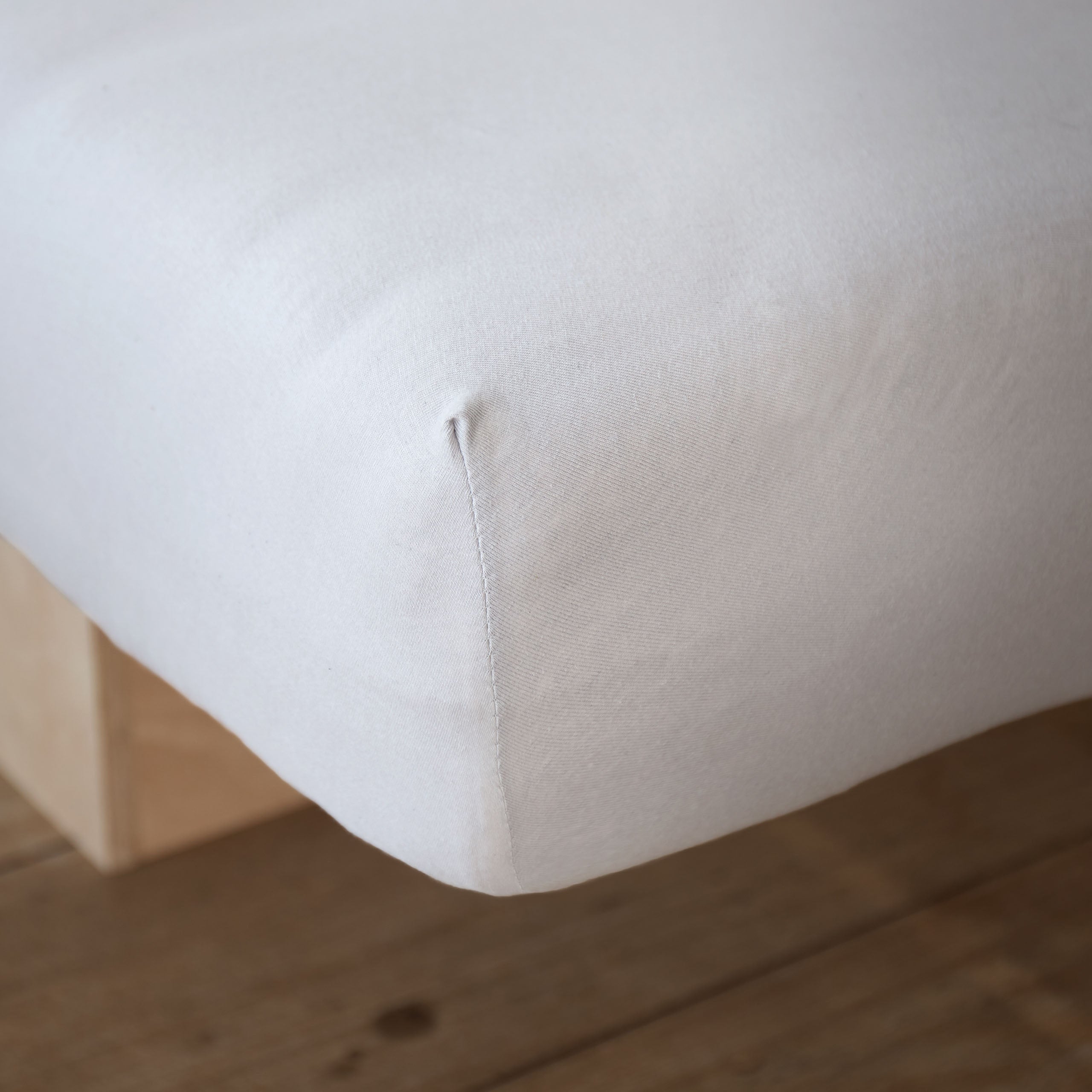 Comfort Jersey Spannbettlaken - 160 g/m² 100% Baumwolle, weiß, 100-120 x 200 cm, elastisch mit Rundum-Gummizug