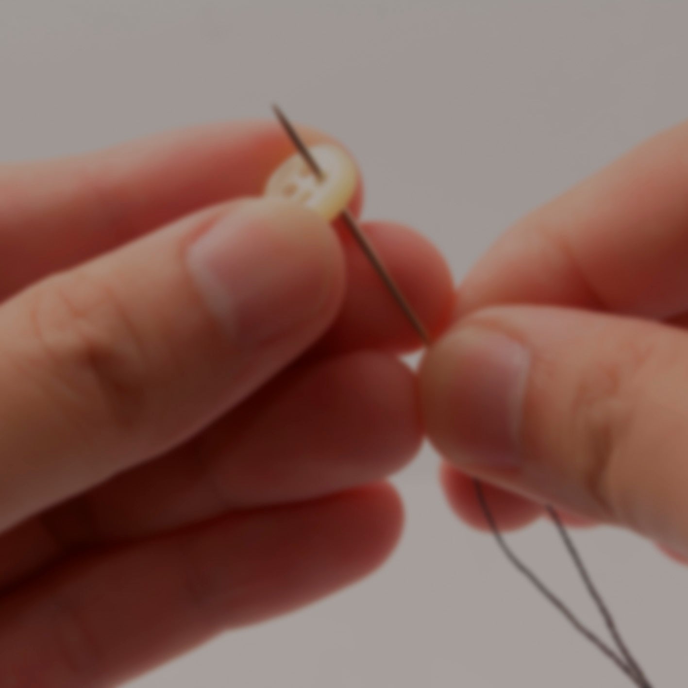 Vergrößerungsbrille LED - schwarz mit LED-Beleuchtung, leicht, komfortabel und ca. 160 % Vergrößerung, auch über normalen Brillen tragbar.