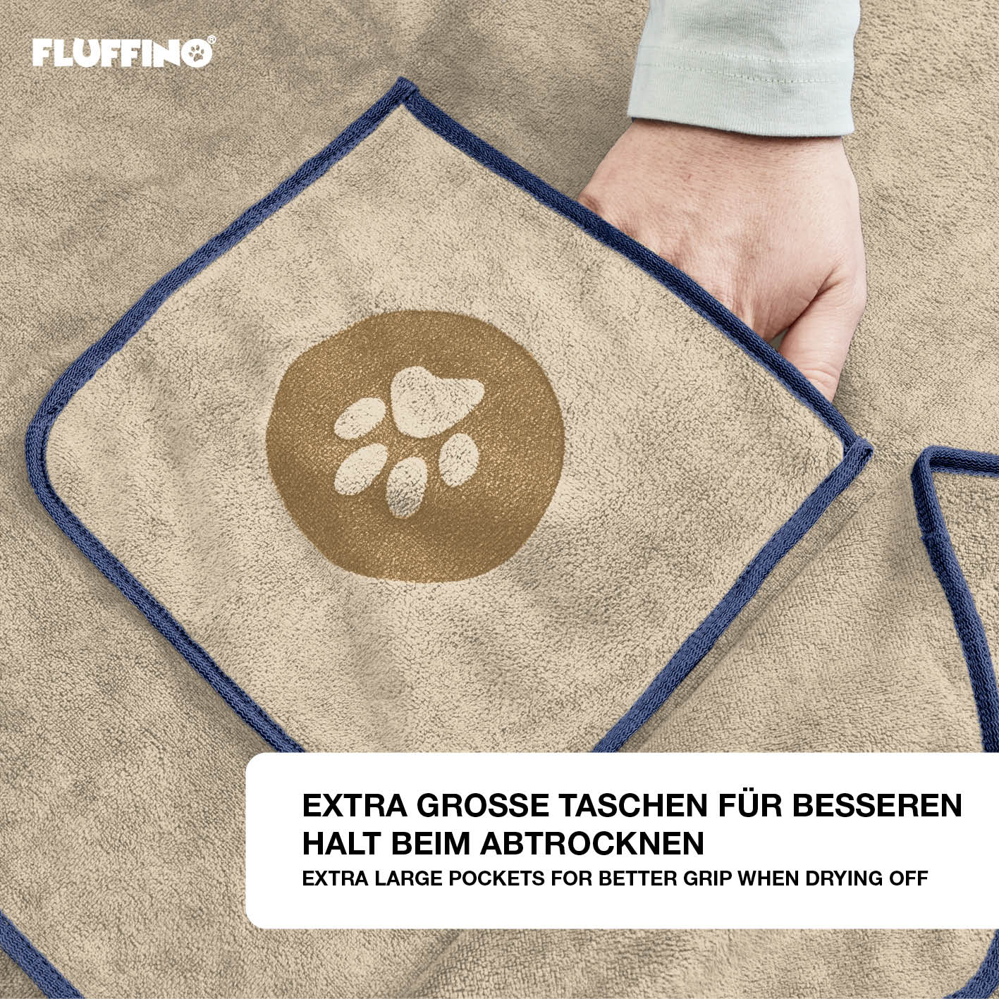Hundehandtuch Mikrofaser – 4er-Pack - Beige & Blau mit extra großen Taschen für besseren Halt beim Abtrocknen.