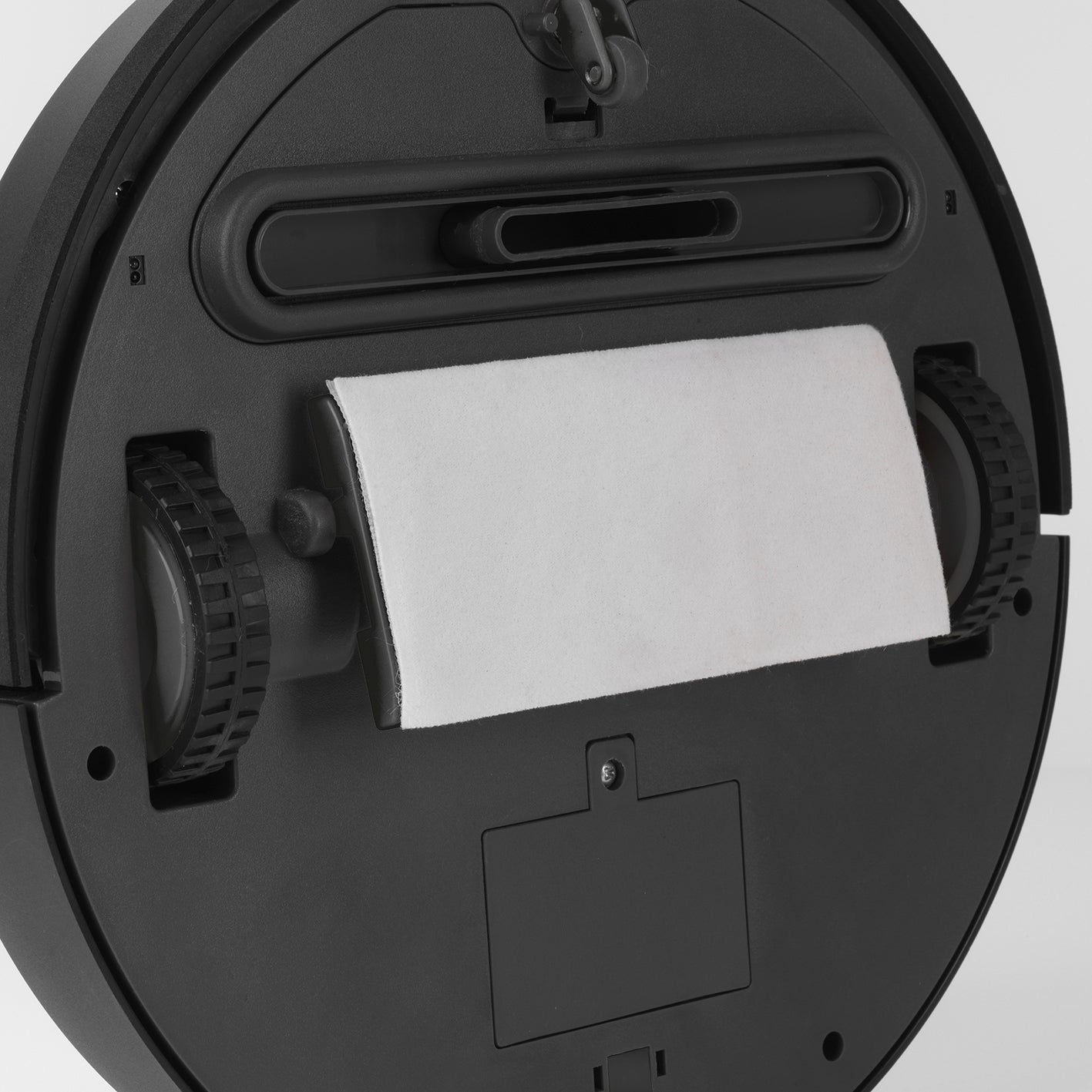 Saugroboter 2in1 - rot/schwarz mit Mikrofaser-Bodentuch und sensorgesteuerter Navigation für effiziente Reinigung unter Möbeln.