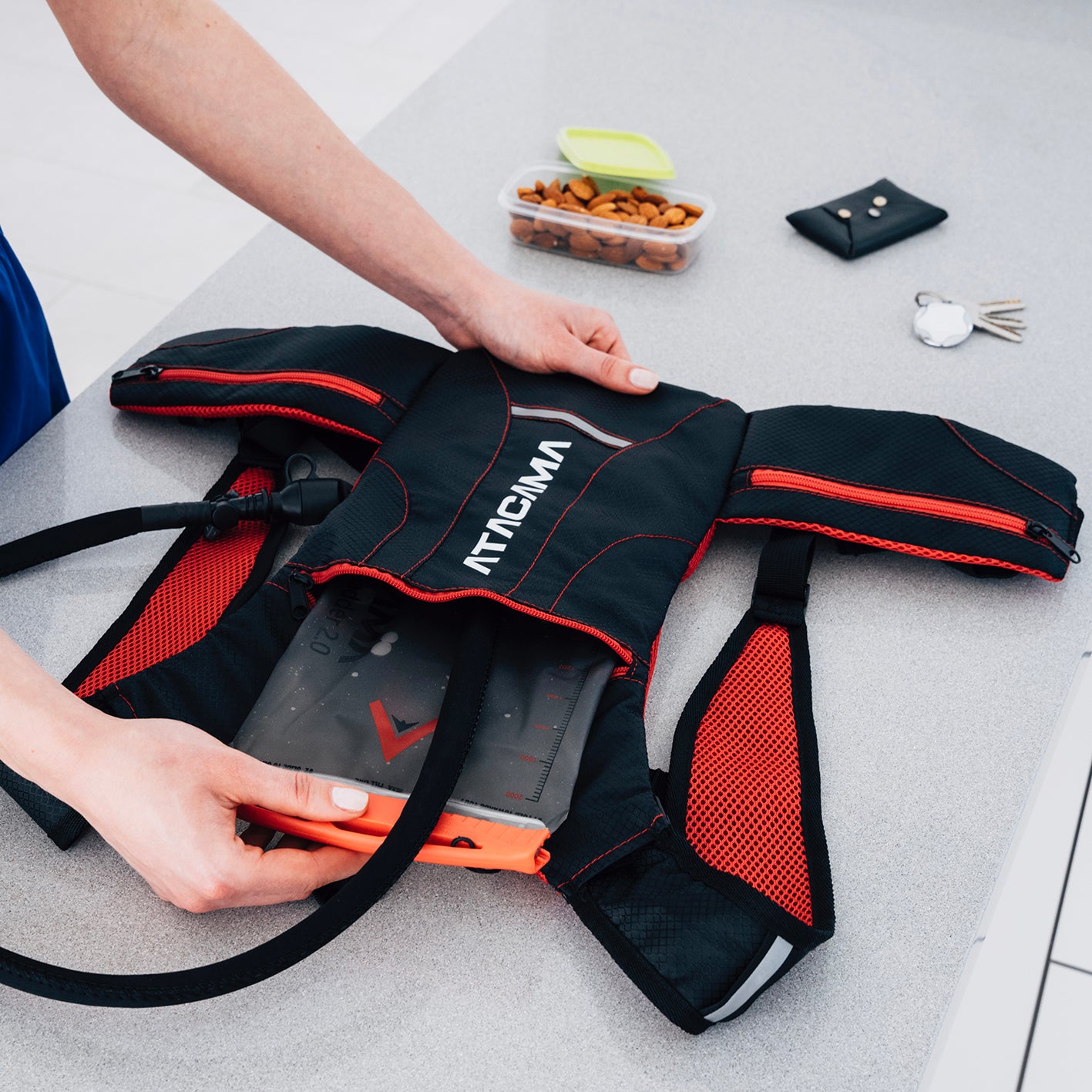 Trinkrucksack - inkl. Trinkblase 2L mit leichtem, auslaufsicherem Design und XL-Öffnung für einfache Befüllung und Reinigung.