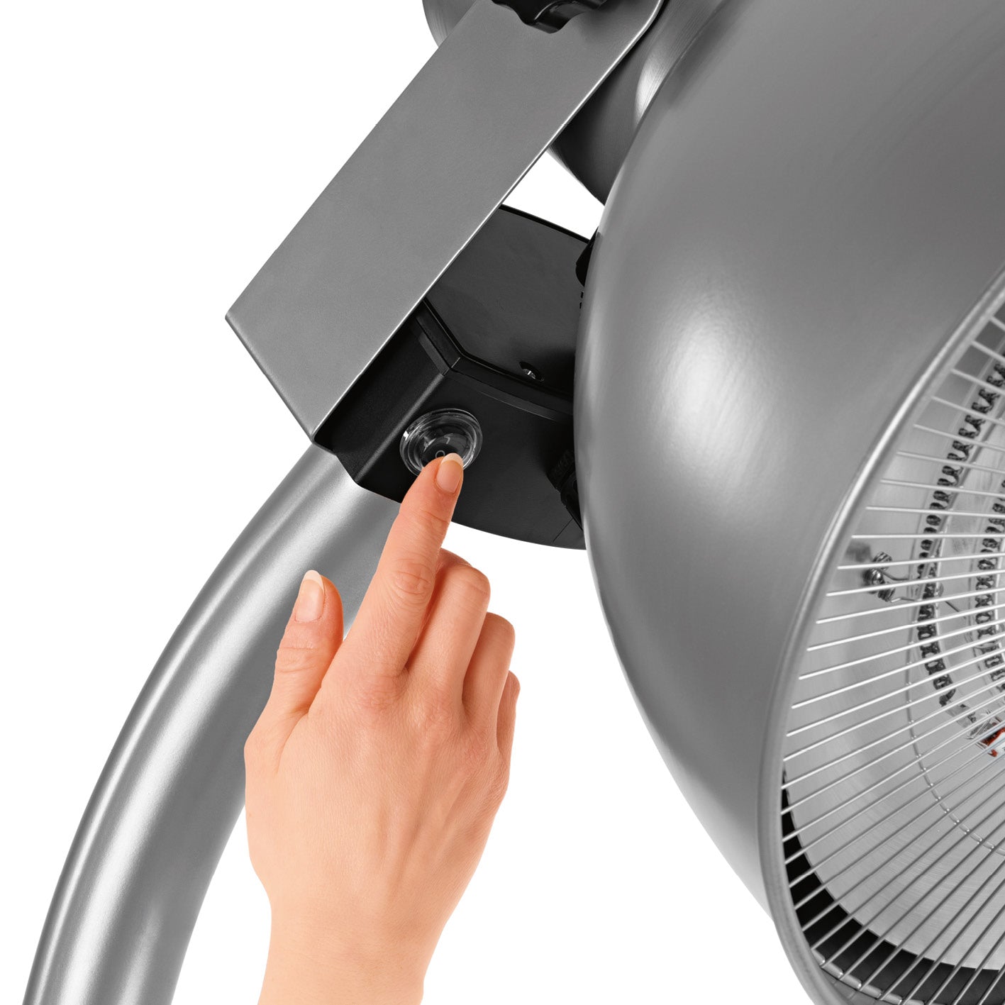 Infrarot-Heizstrahler mit Standfuß im modernen Lampen-Design, verstellbarem Kopf und einfachem Bedienknopf.