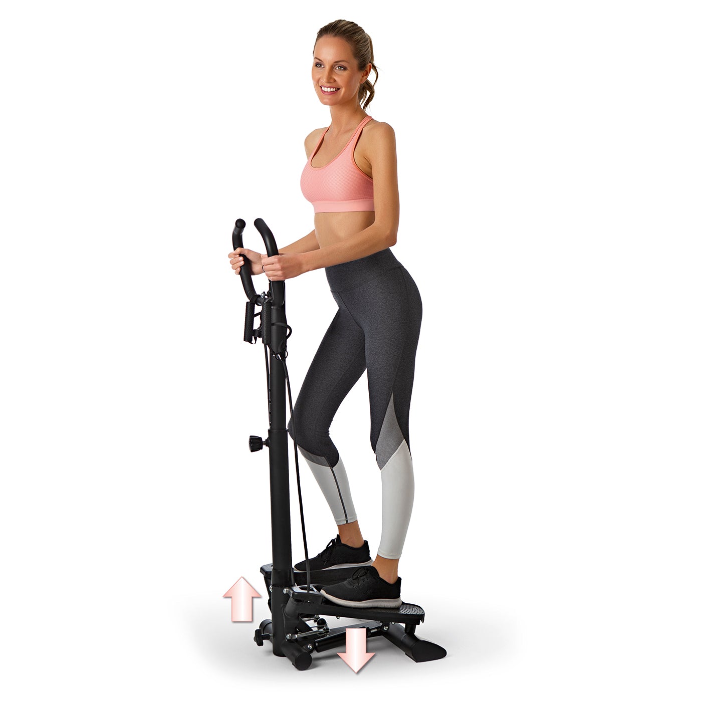 Frau trainiert mit Fitnesstrainer Swing Stepper mit 2 Expanderbändern, höhenverstellbarer Handgriff und Trainingscomputer.