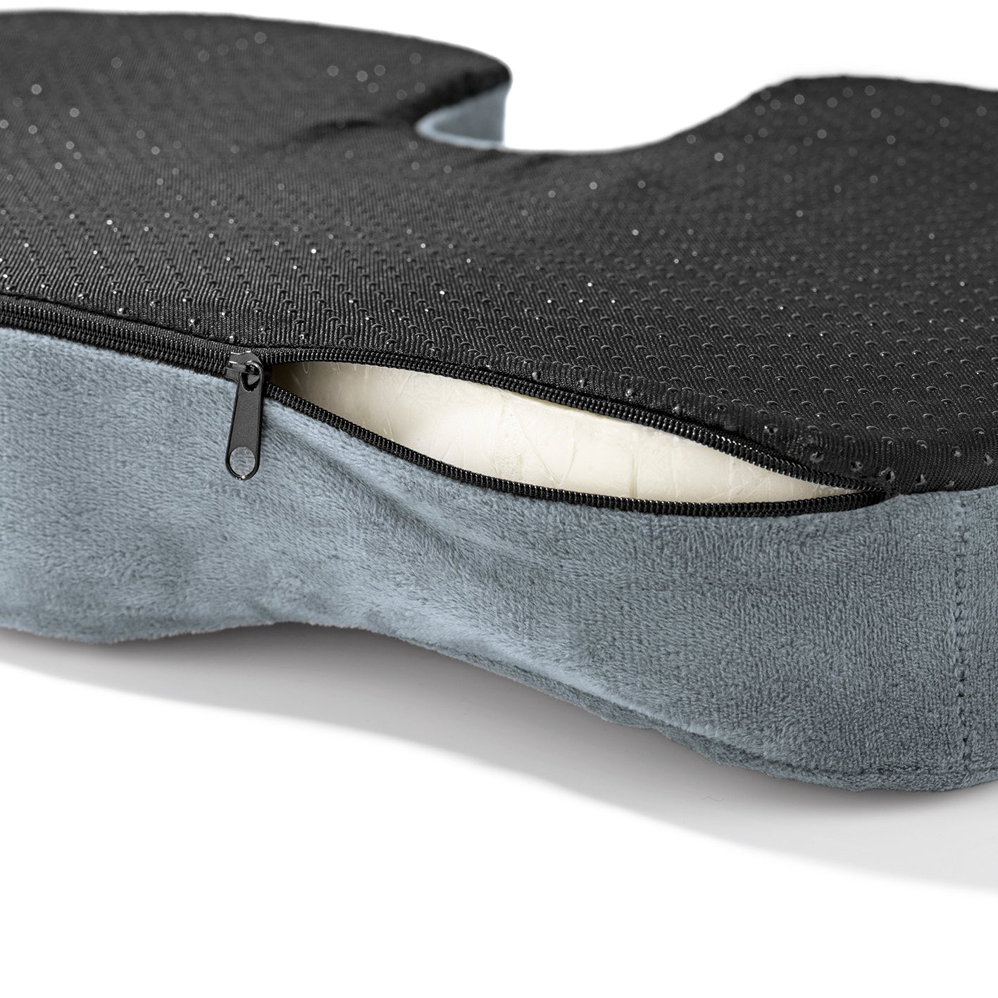 Ergonomisches Gel-Sitzkissen inkl. Fleecebezug grau mit Memory-Foam-Gel-Kombination für optimalen Sitzkomfort und kühlenden Effekt.