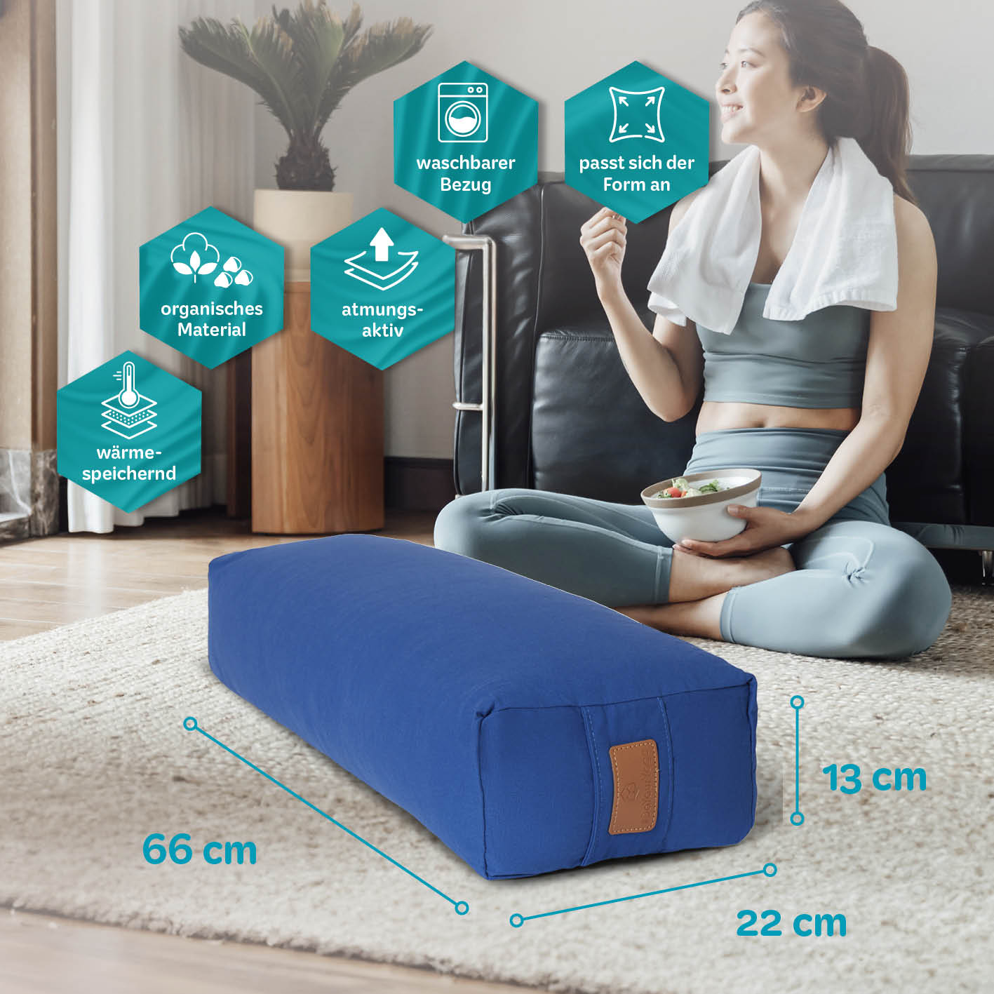 Yoga-Bolster Paravati - gefüllt mit Bio-Dinkelspelz, navyblau, waschbarer Bezug, 67 x 22 x 13 cm, atmungsaktiv und wärmespeichernd.