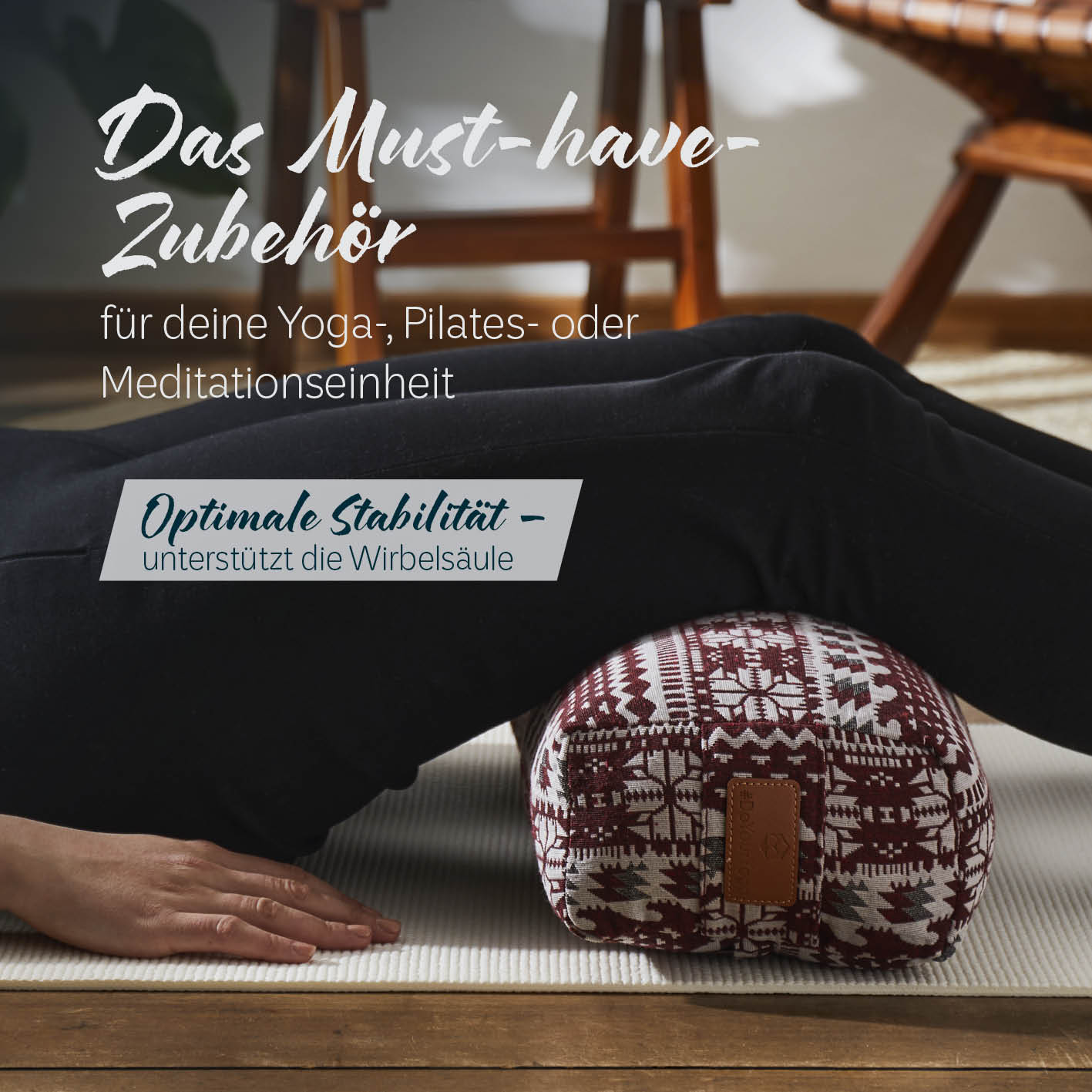 Yoga-Bolster Paravati - gefüllt mit Bio-Dinkelspelz, 67 x 22 x 13 cm, Style 9 Rot-Weiß, für Yoga, Pilates und Meditation.