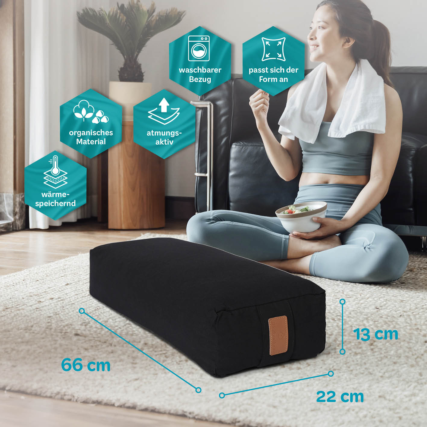 Yoga-Bolster Paravati mit Bio-Buchweizenschalen, 67 x 22 x 13 cm, schwarz, atmungsaktiv, waschbarer Bezug, organisches Material.