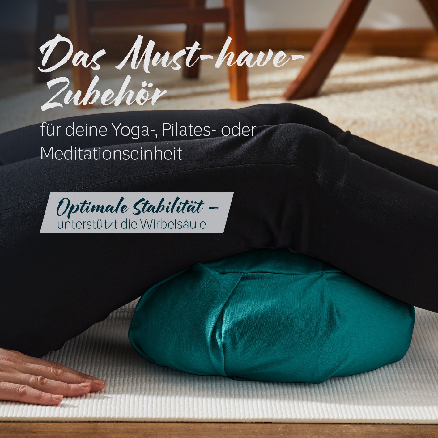 Yoga-Kissen Ganesh in Dunkelgrün, gefüllt mit Bio-Buchweizenschalen, Halbmondform 45x30x14 cm, ideal für Meditation und Yoga.