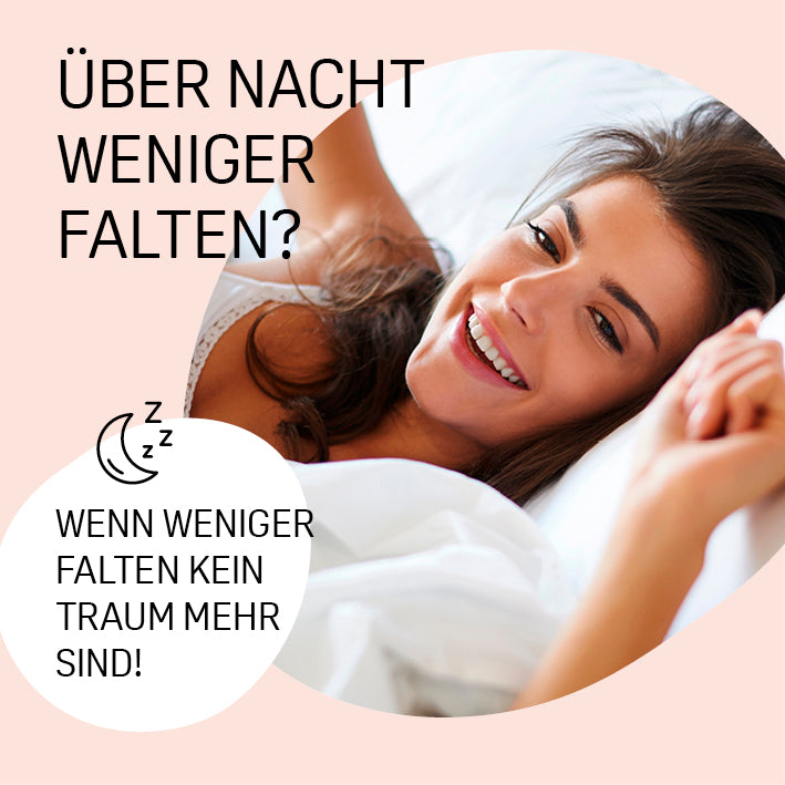 Hyaluron-Skintape "Forehead Tape" zeigt glückliche Frau, die nachts weniger Falten dank sanfter Gesichtspflege erreicht.