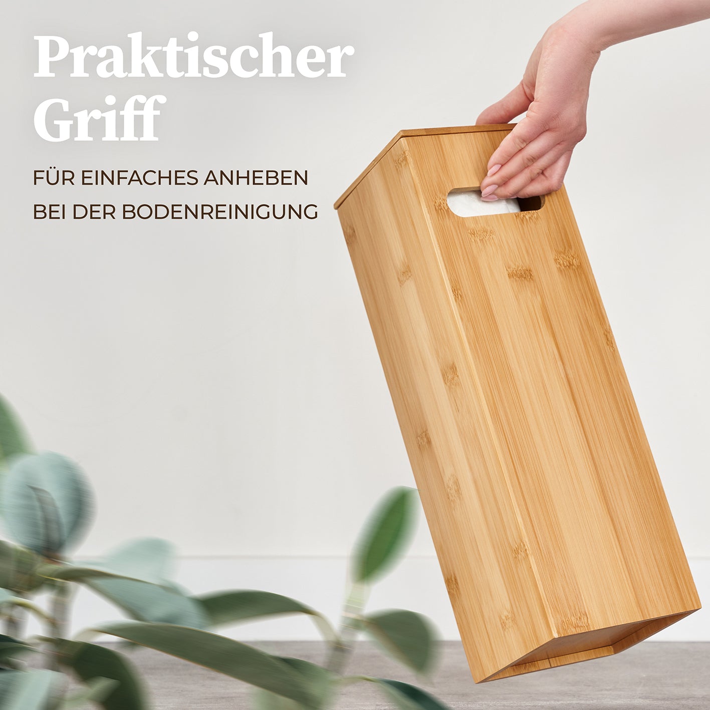 Toilettenpapier-Aufbewahrung "Maria" - Bambus mit praktischem Griff zum einfachen Anheben bei der Bodenreinigung.