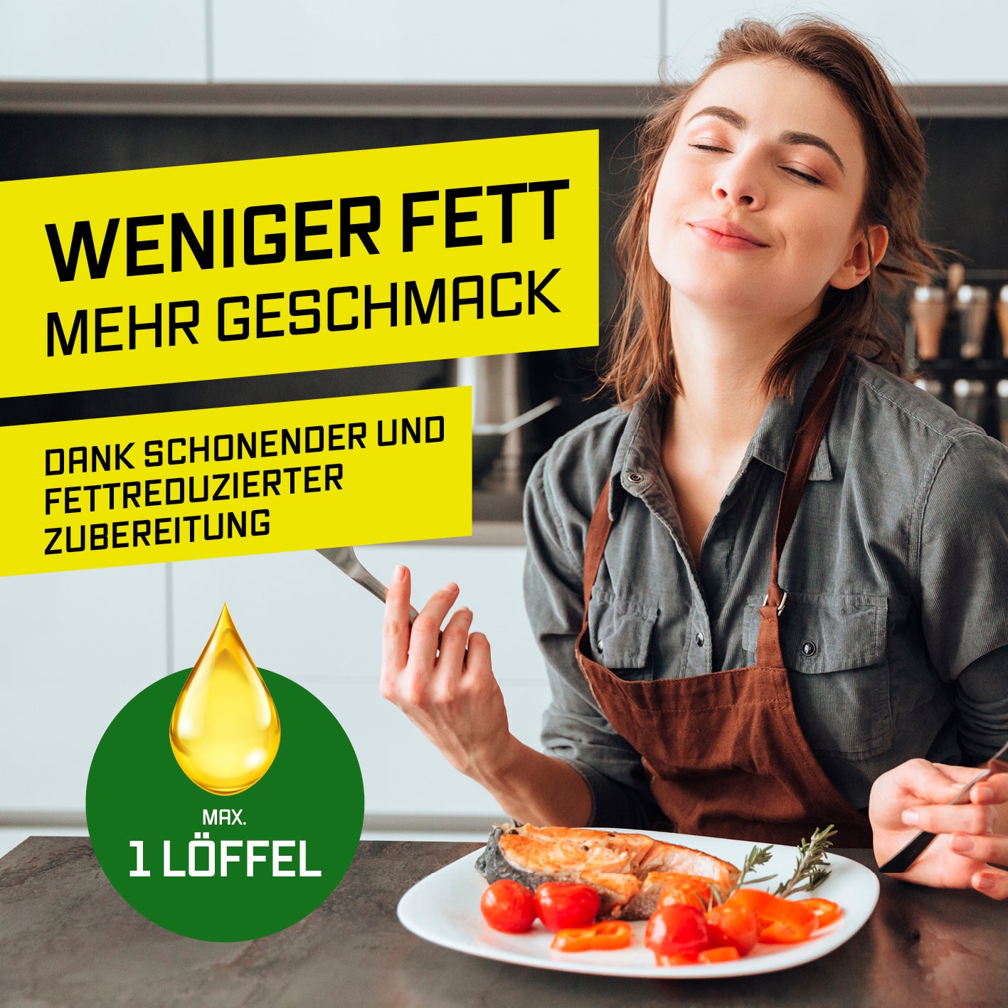 Heißluftfritteuse FryBBQ - 5 Liter zeigt Frau, die fettarmes Essen mit mehr Geschmack genießt, max. 1 Löffel Öl verwendet.