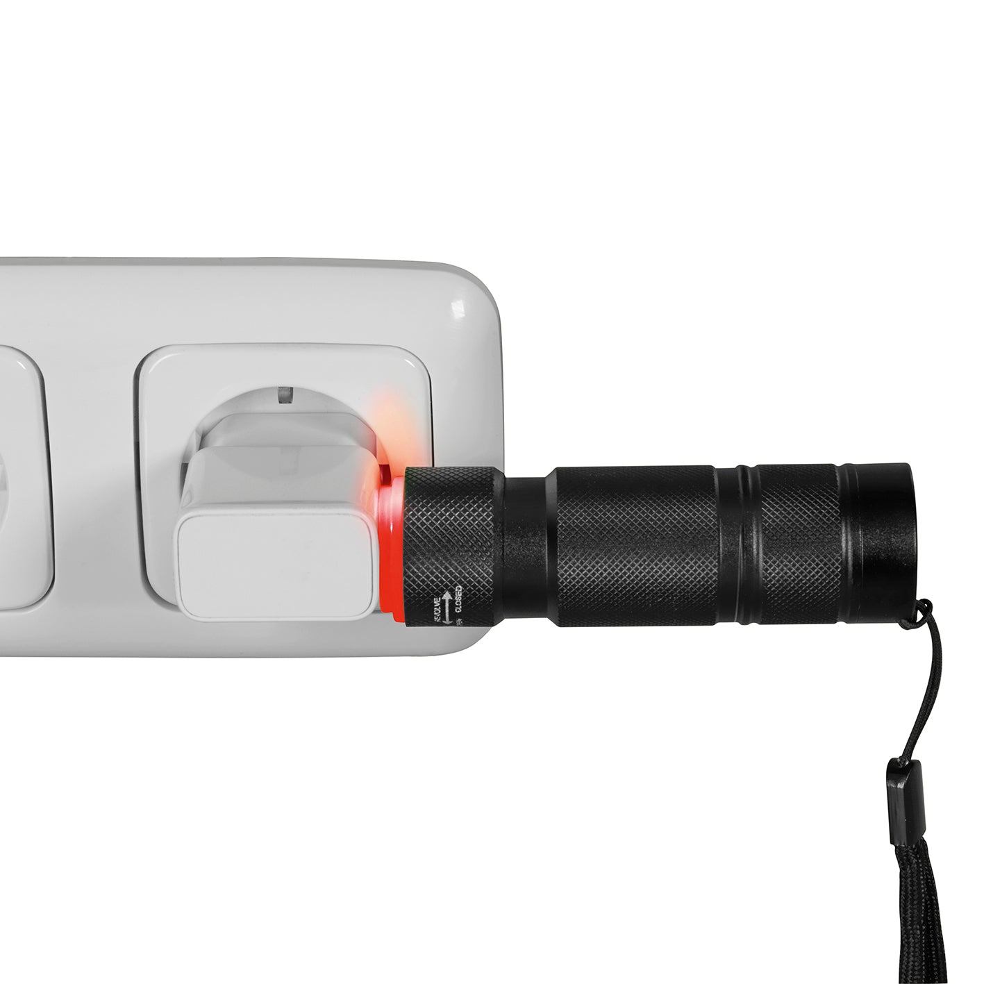 Power-Taschenlampe 3,7 V - 1800 mAh mit rotem Ladeindikator, robust und kompakt, ideal für Outdoor-Einsatz und Notfälle.