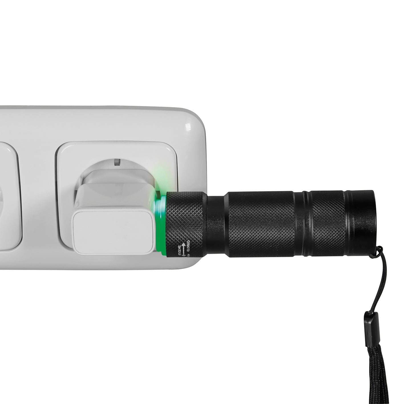 Power-Taschenlampe 3,7 V - 1800 mAh lädt an Steckdose, kompakt, robust und ideal für Outdoor mit mehreren Leuchtmodi und langer Reichweite.