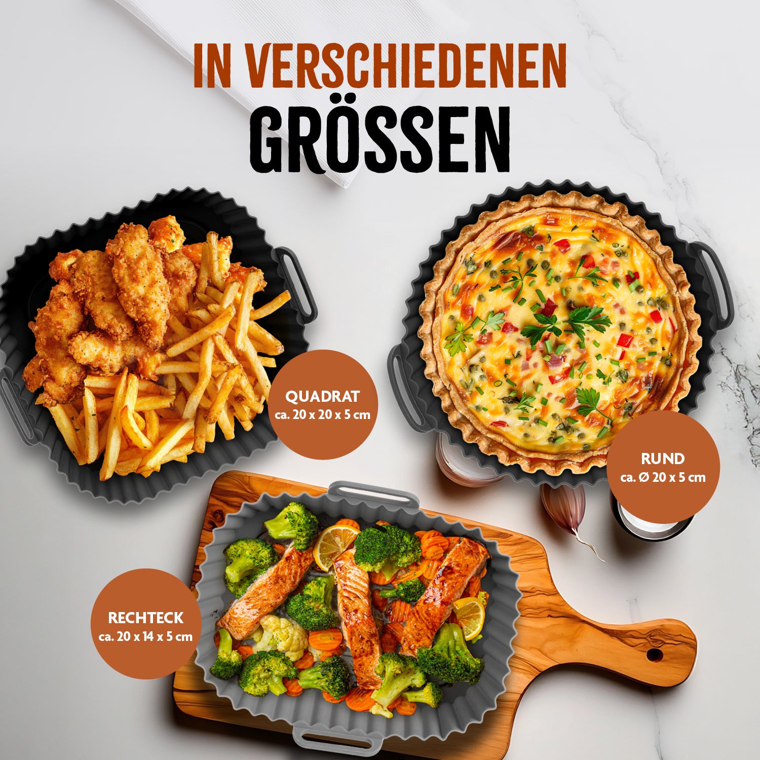 Silikonform für Heißluft-Fritteusen - quadratisch - 20x20x6,3cm mit frittiertem snack auf weißem Hintergrund