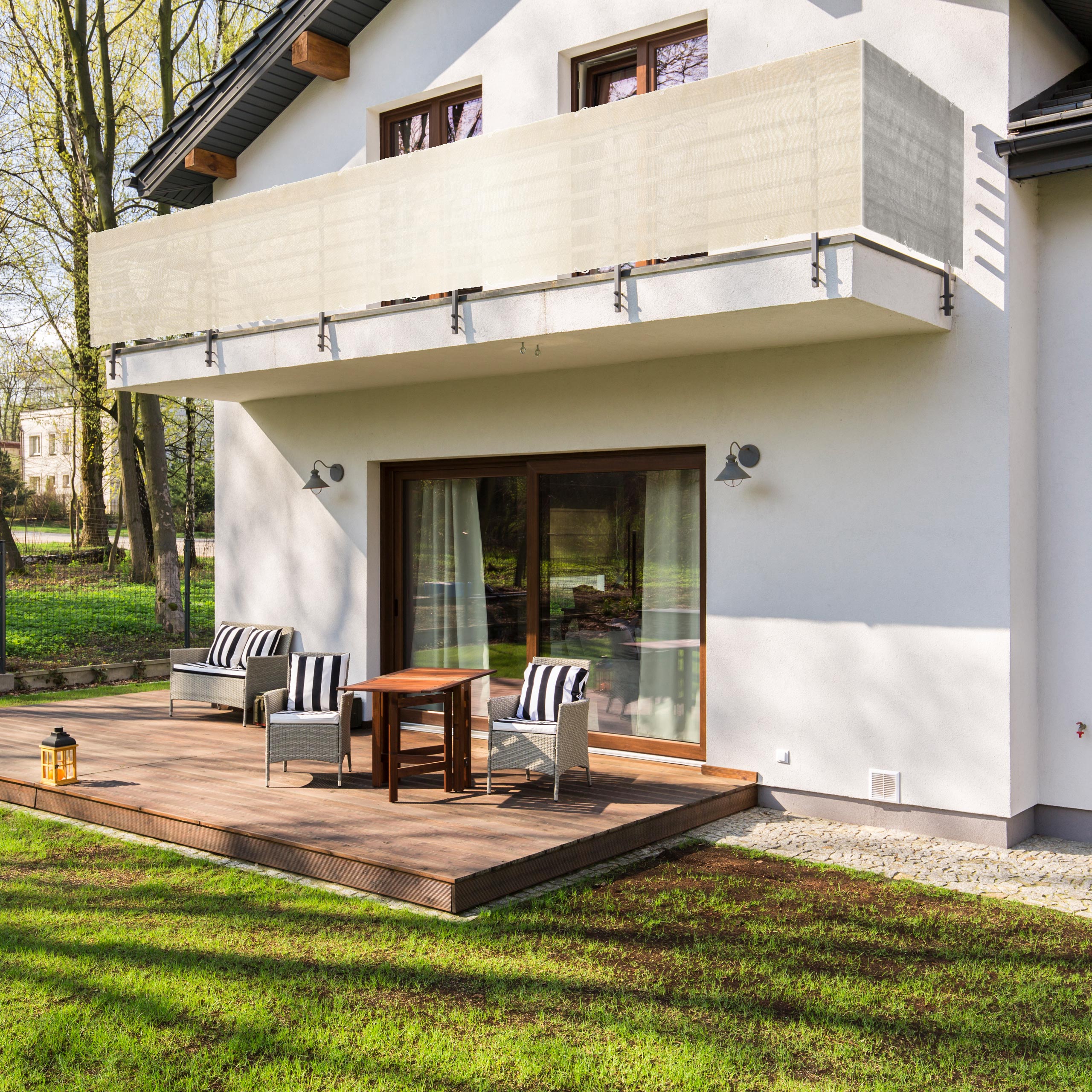Balkonsichtschutz inkl. Befestigungsseil - 0,9 x 5 m - Creme als robuster Sichtschutz an Balkon mit wetterfestem HDPE-Material von Lumaland.