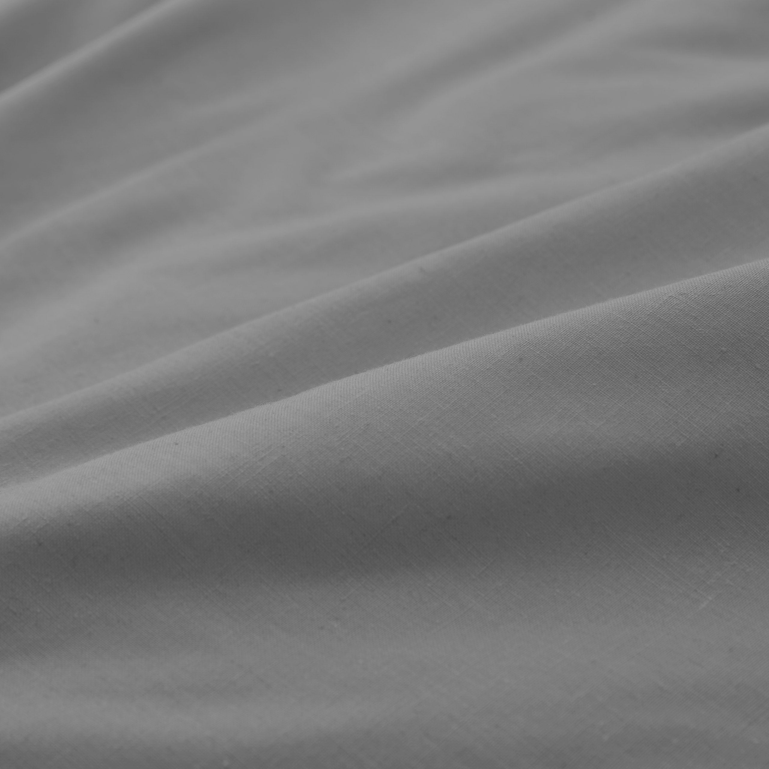Premium Bettwäsche Everyday - Ganzjahres Bettbezug 155x200 cm & Kissenbezug 80x80 cm in Cool Grey aus weichem Polycotton.