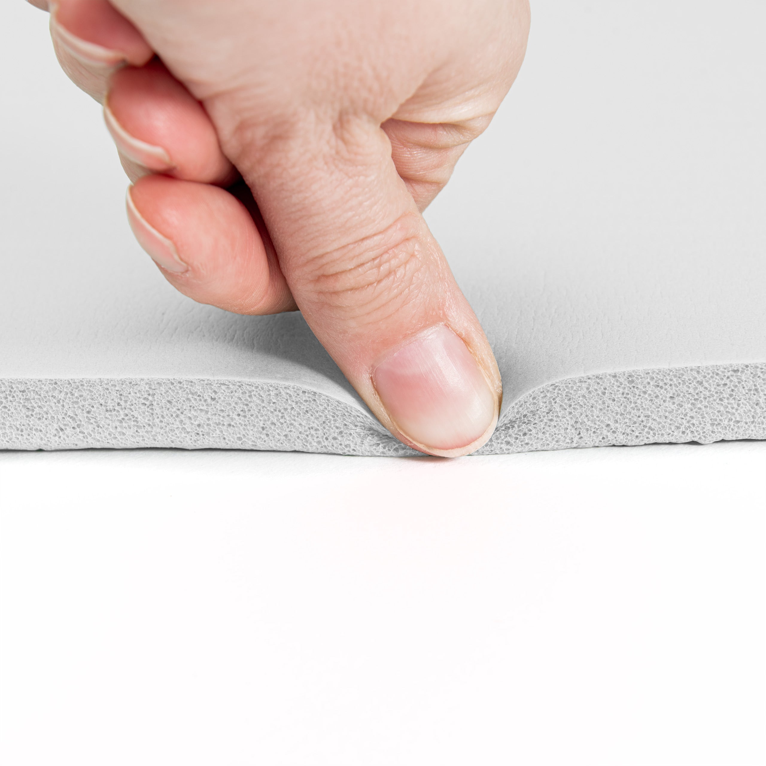 Fitness- & Gymnastikmatte - 183 x 61 x 1,2 cm - Weiß zeigt weiches, robustes Material für Yoga und Gymnastik mit idealer Stärke.