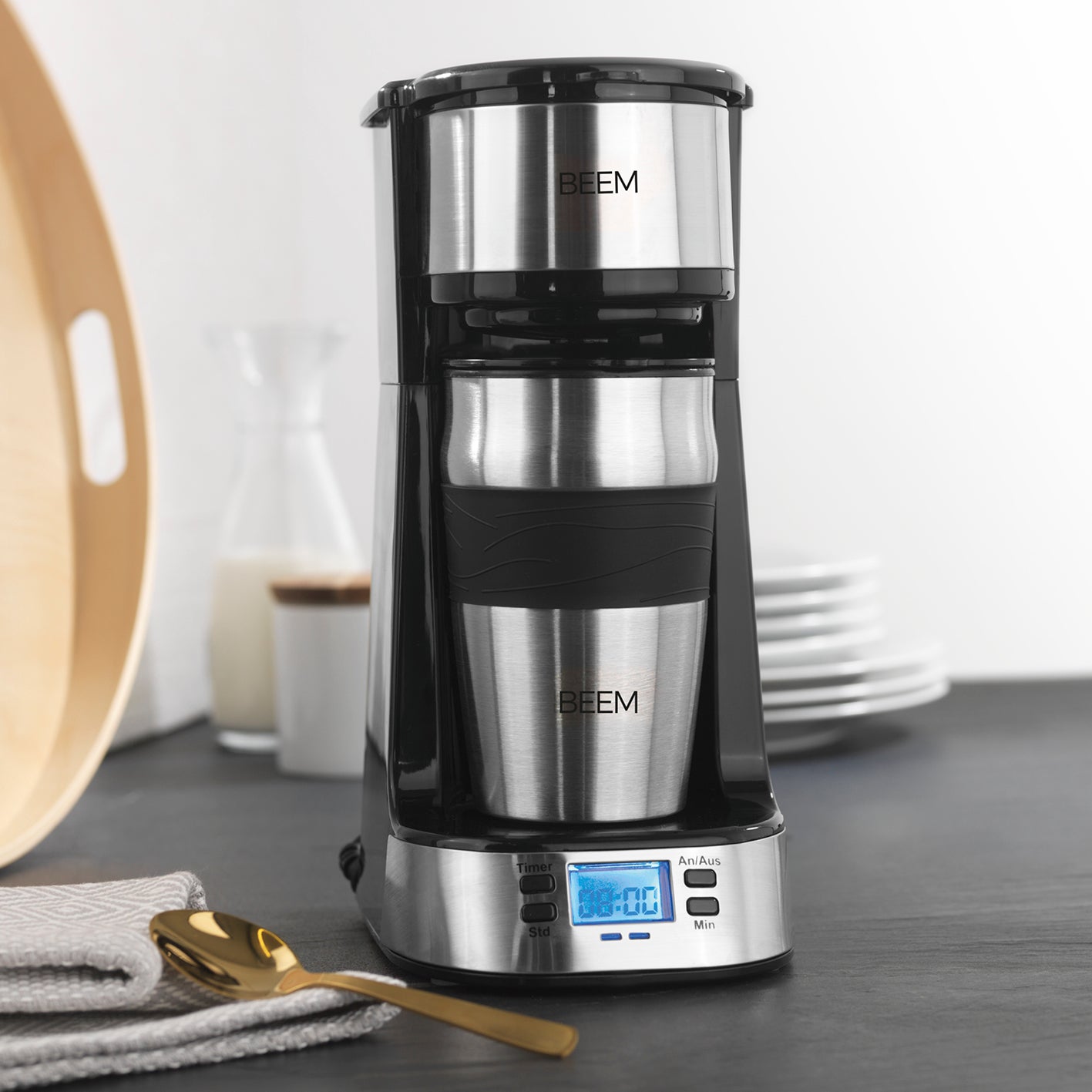 Single-Kaffeemaschine Thermo2Go - 750 Watt - Edelstahl/schwarz mit Timer und Thermobecher für Kaffeegenuss zum Mitnehmen.
