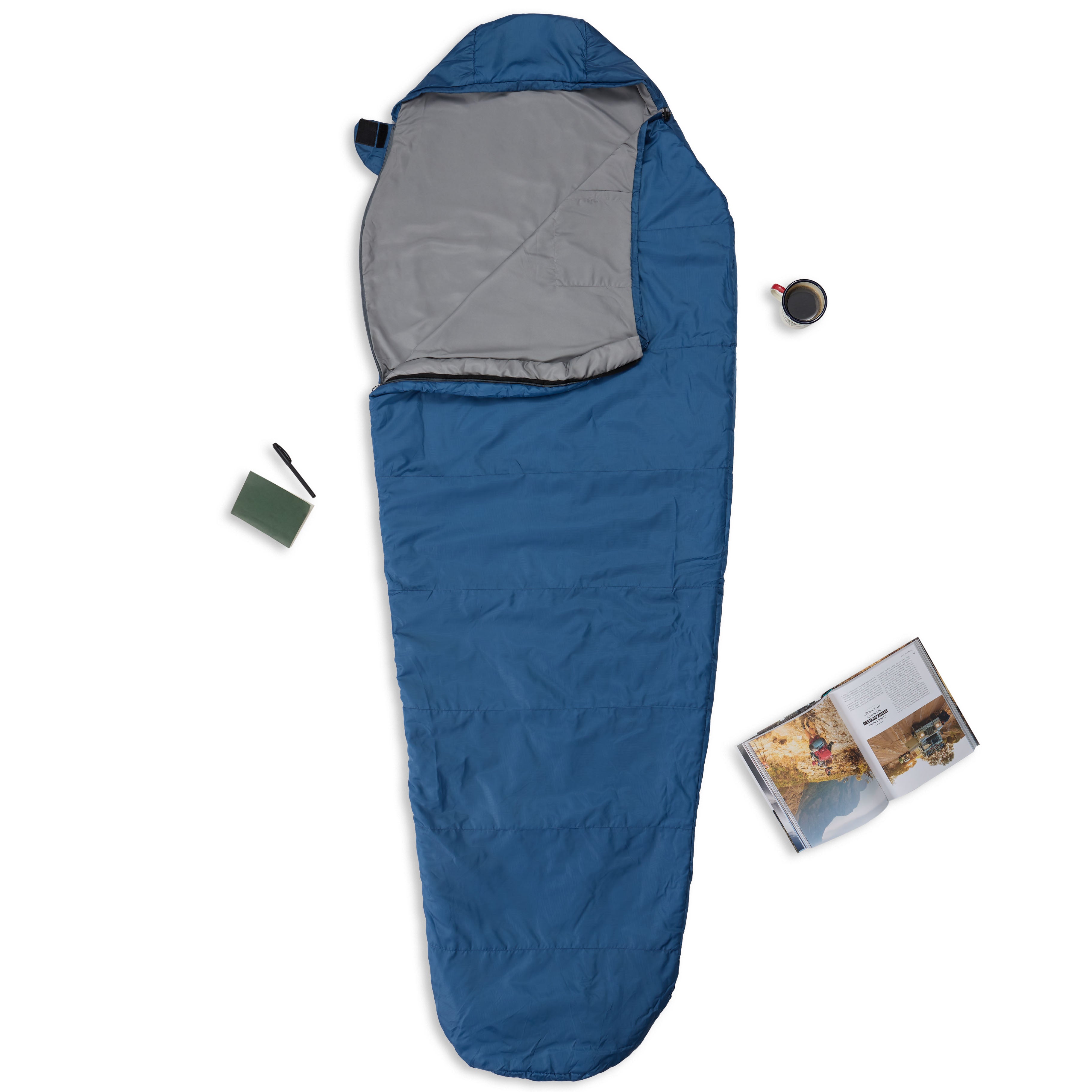 Camping Schlafsack Small & Light Royalblau mit wasserabweisendem Material, konturierter Kapuze und praktischem Packsack, 220 x 80 x 50 cm.