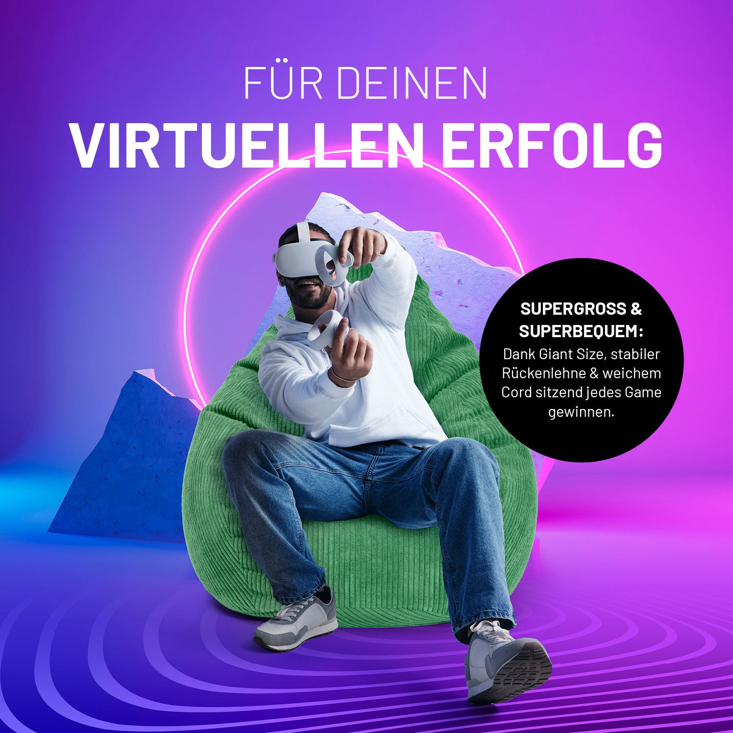 Mann sitzt bequem auf Sitzsack GIANT aus der Cord-Reihe - Dunkelgrün mit stabilem Rückenteil und weichem Bezug im modernen Design.