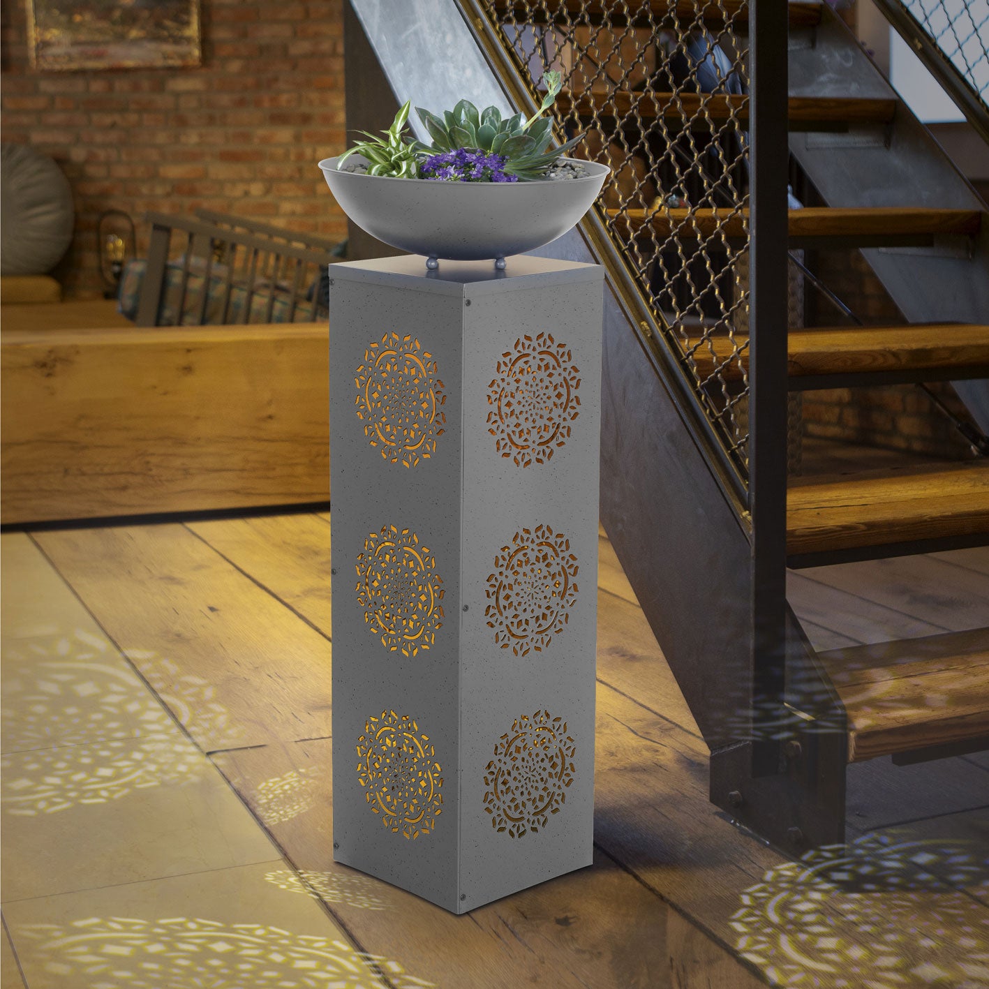 LED-Dekosäule Beton-Optik "Mandala" - 87 cm mit LED-Beleuchtung und Pflanzschale für Wohnzimmer, Garten, Terrasse und Balkon.
