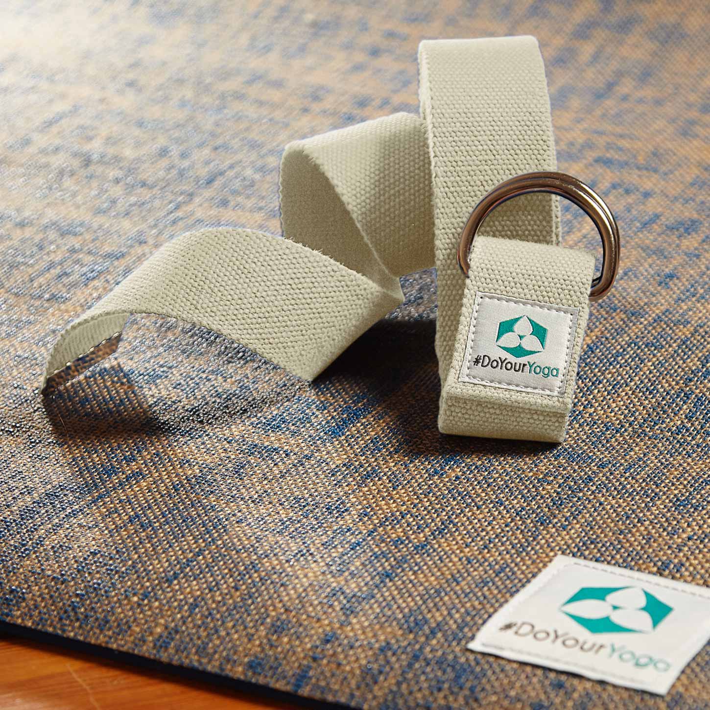 Yogagurt Madira - 100% Baumwolle - 250 x 3,8 cm - Beige zum unterstützten Dehnen und flexiblen Yoga-Übungen.