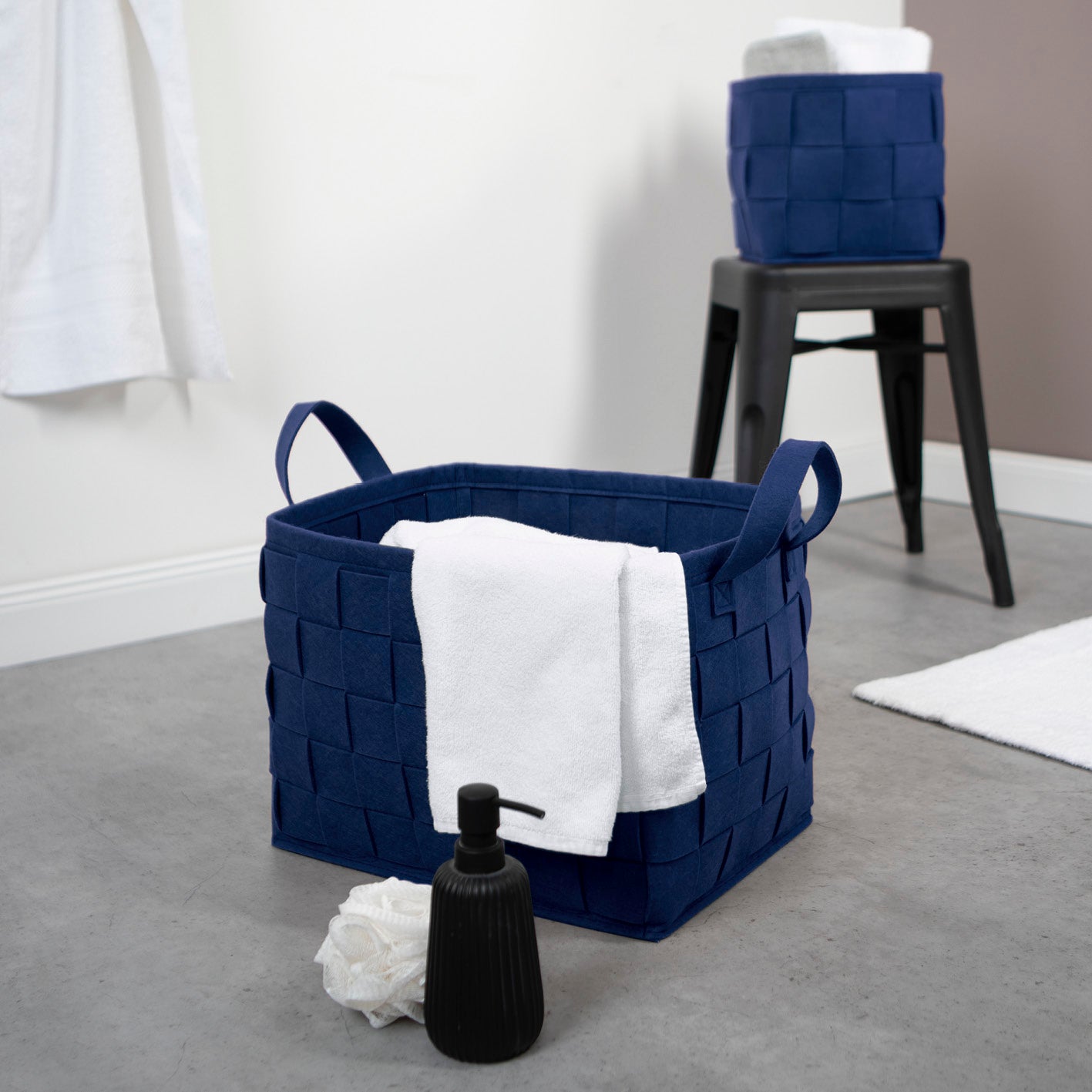 Filz-Aufbewahrungskorb M - 32 x 32 x 32 cm - Dunkelblau, faltbar, strapazierfähig, schont Böden, moderner Scandi Stil.