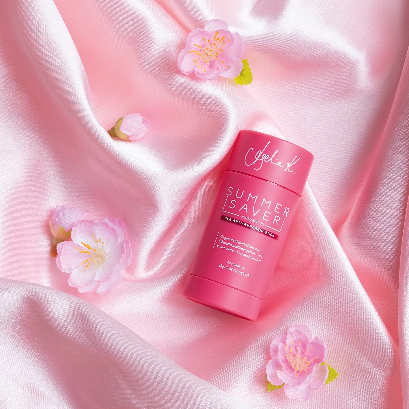 Kosmetikum - Anti-Wundreib-Stick - Kirschblüte - 25 g auf rosa Seide mit Kirschblüten für zarte Hautpflege