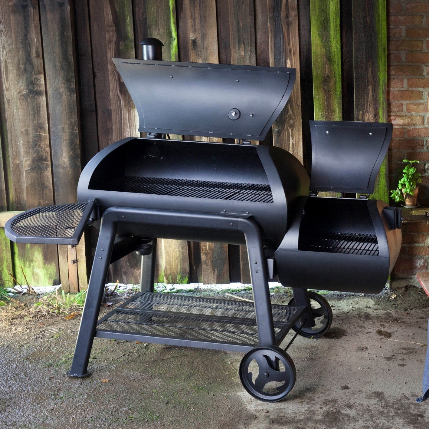 Smoker Vinson 500, 20 Zoll klassischer Smoker mit 4-in-1 Funktion, Edelstahlgriffe, schwenkbarer Fronttisch und Deckelthermometer.