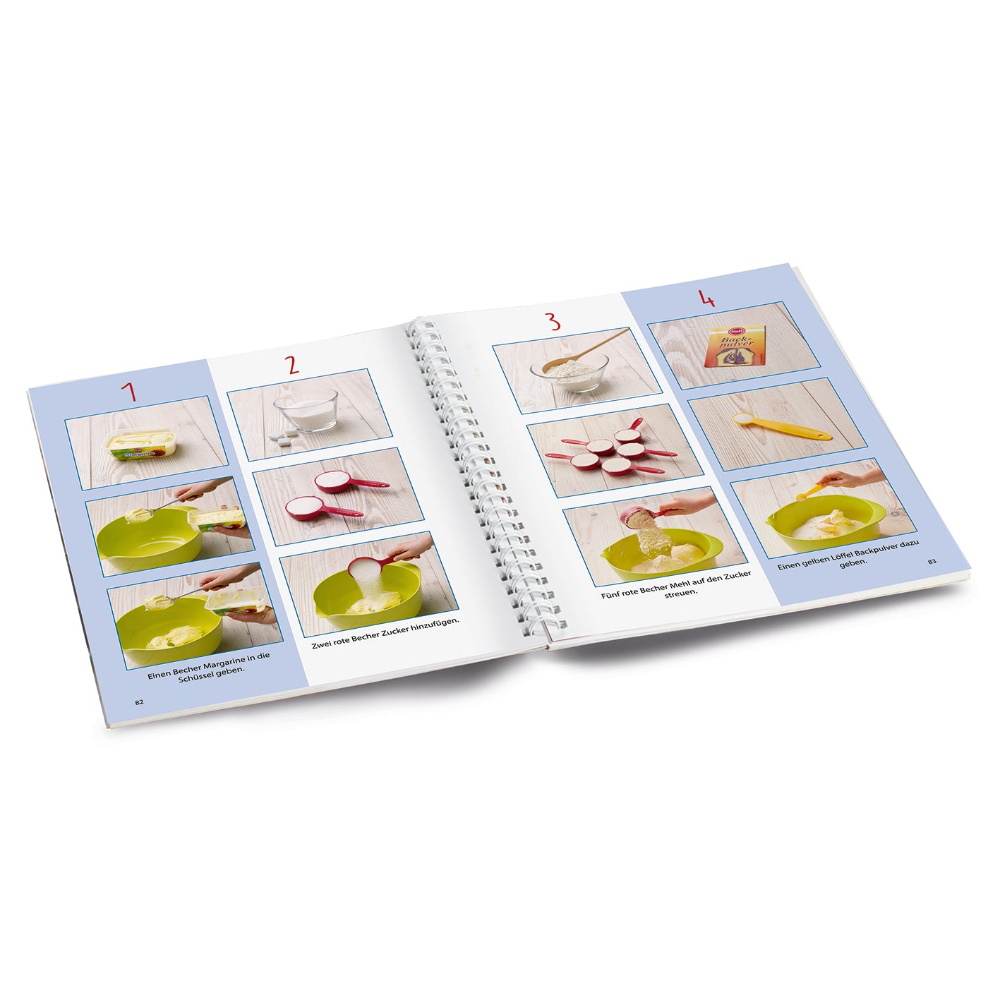 Rezeptbuch (Ergänzungsexemplar ohne Messbecher) Band 3 zeigt kindgerechte Schritt-für-Schritt-Anleitung zum Plätzchenbacken.