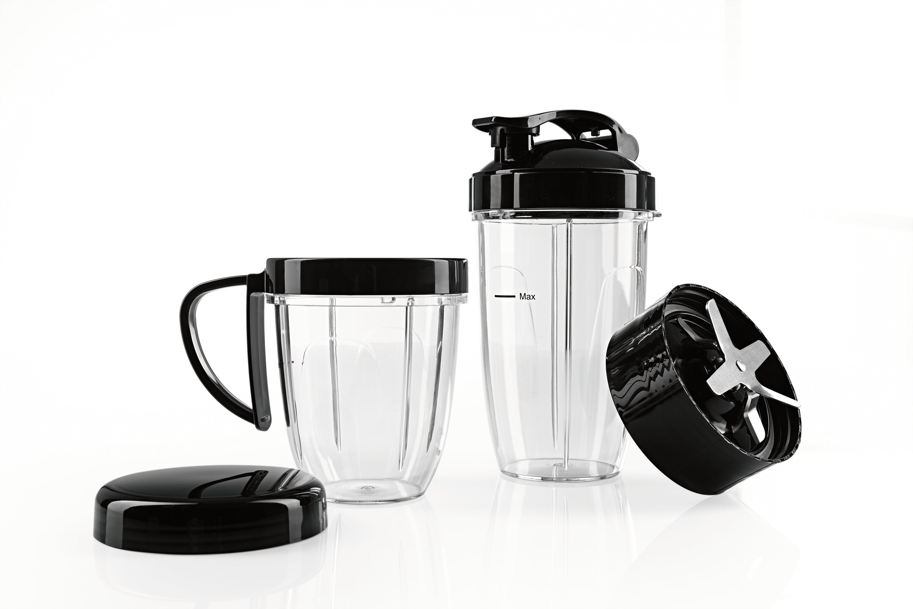 Zubehörset L für Nutrition Mixer Pro 1.000 - Schwarz mit Bechergriff, zwei Bechern, Deckeln und 6-fach-Präzisionsklinge.