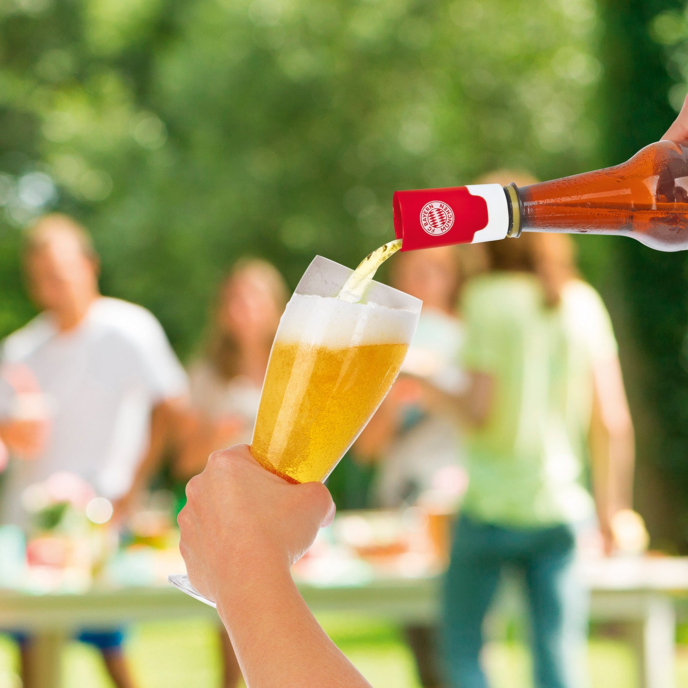 Bier-Aufbereiter im FC Bayern München - 3er-Set, hält Bier frisch, mild, schützt vor Insekten, passend für handelsübliche Bierflaschen.