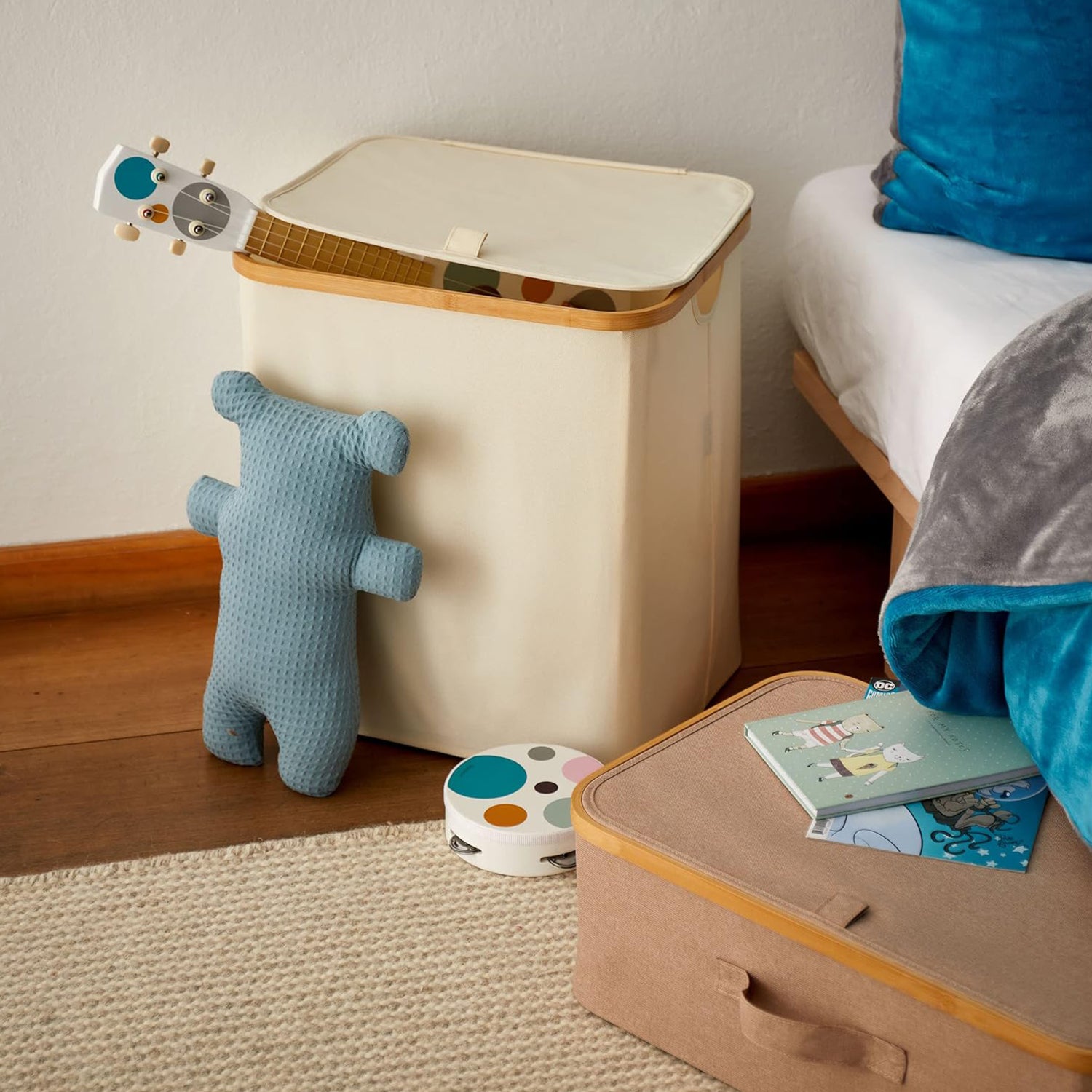 Aufbewahrungsbox mit Bambus-Rahmen - 3er-Set Taupe, faltbar, stabil, verschiedene Größen, ideal zur ordentlichen Aufbewahrung im Wohnbereich.