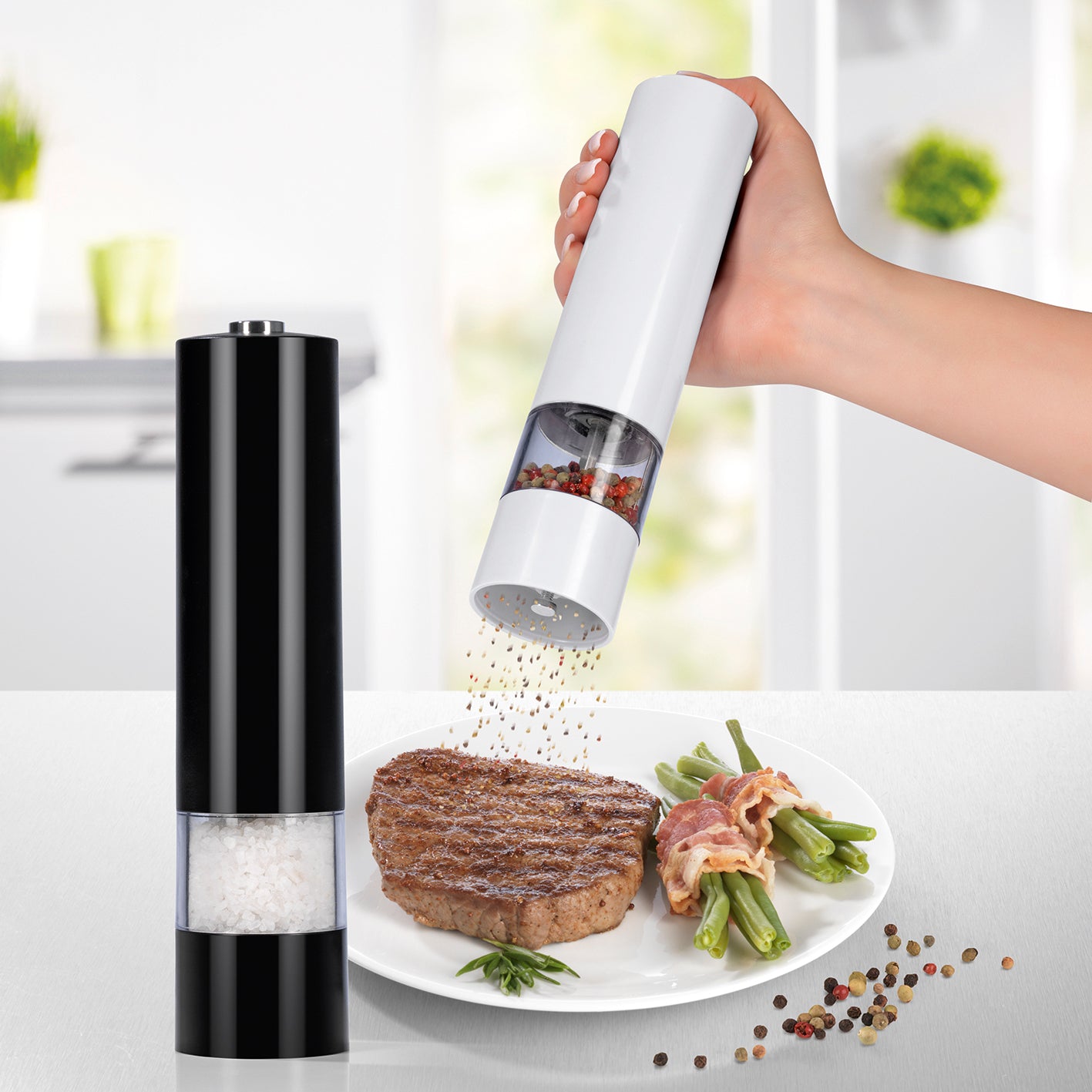 Salz- & Pfeffermühle elektrisch mit Keramikmahlwerk, einhändig bedienbar, individuell einstellbar, perfekt für Salz und Pfeffer.