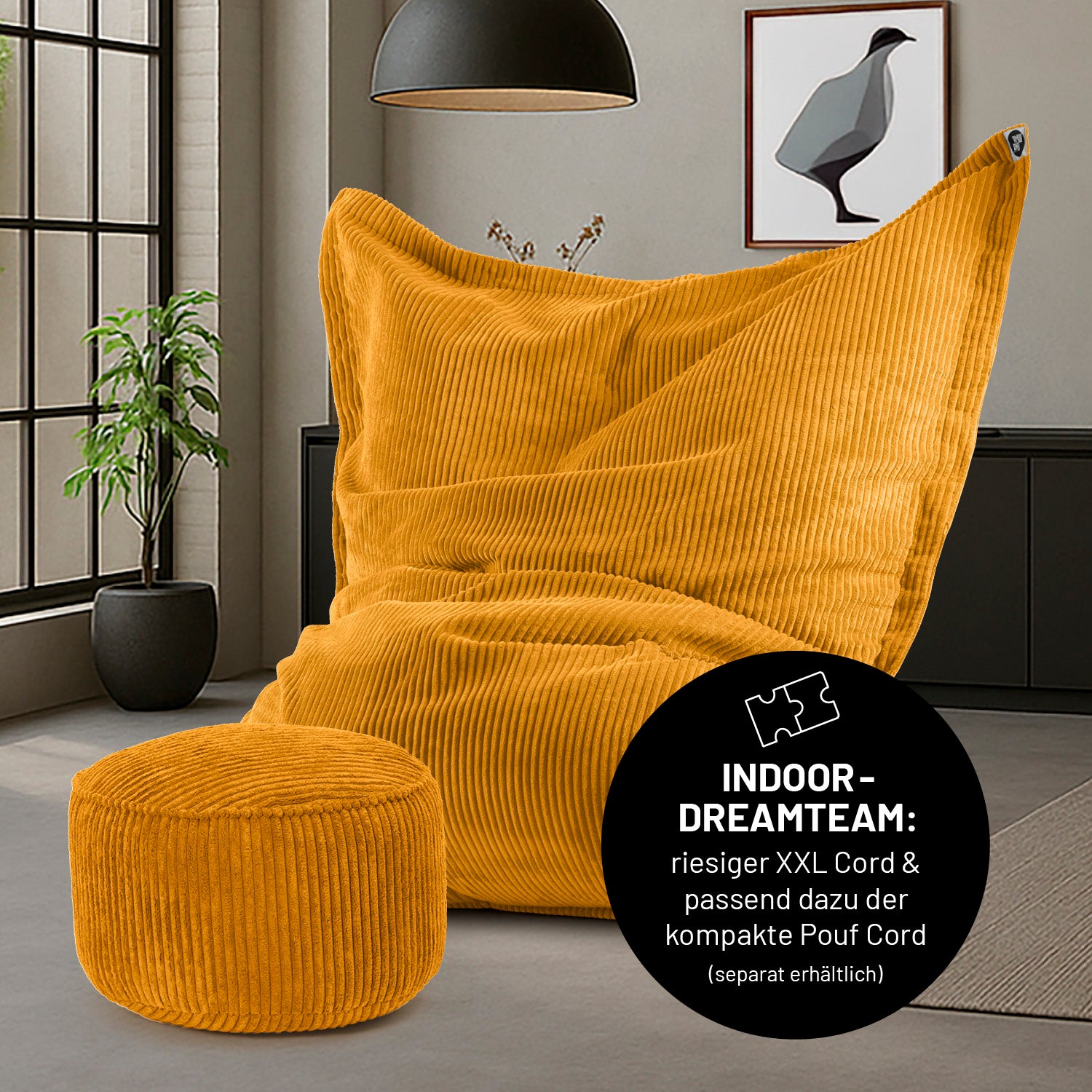 Sitzsack Classic XXL aus der LUMALAND Cord-Reihe 380 L 140 x 180 cm Senfgelb mit weichem Cord-Bezug im modernen Wohnzimmer.