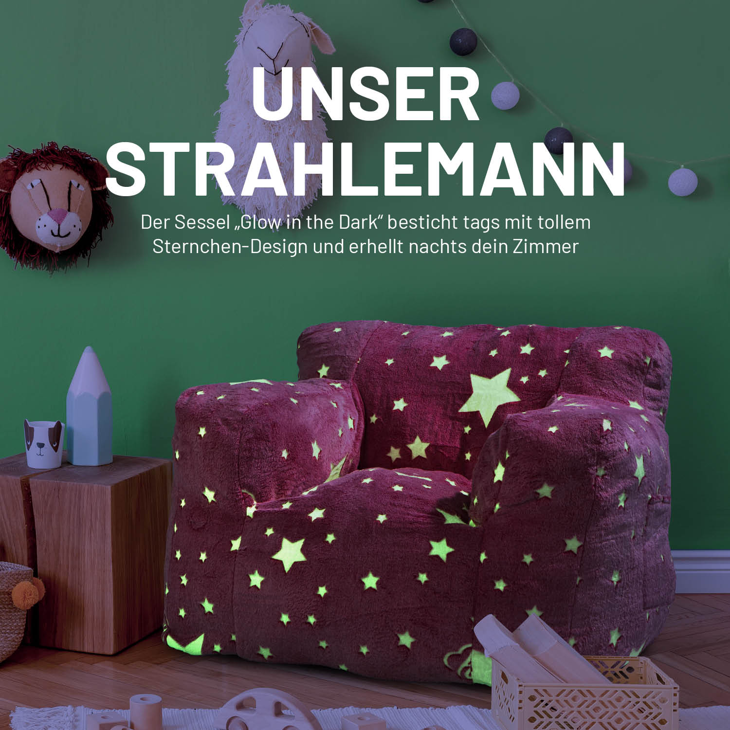Kinderzimmer mit dem Sessel „Glow in the Dark“ - Pink mit leuchtendem Sternen-Design für magische Lichtmomente im Dunkeln.