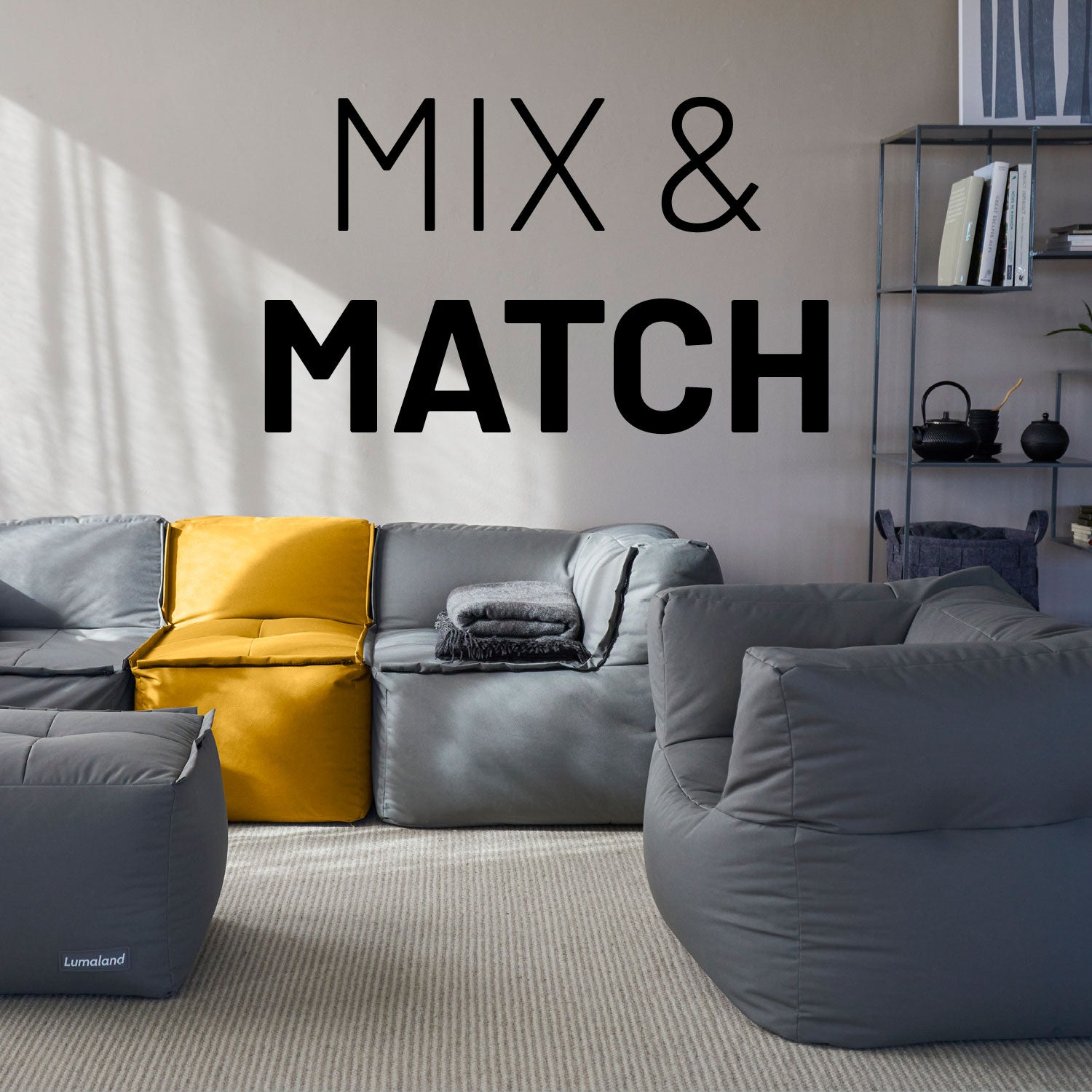 Sitzsack-Sofa Mittelstück (200 L) - Modulares System - indoor & outdoor - Senfgelb Teil eines flexiblen Sitzsystems im Wohnzimmer.
