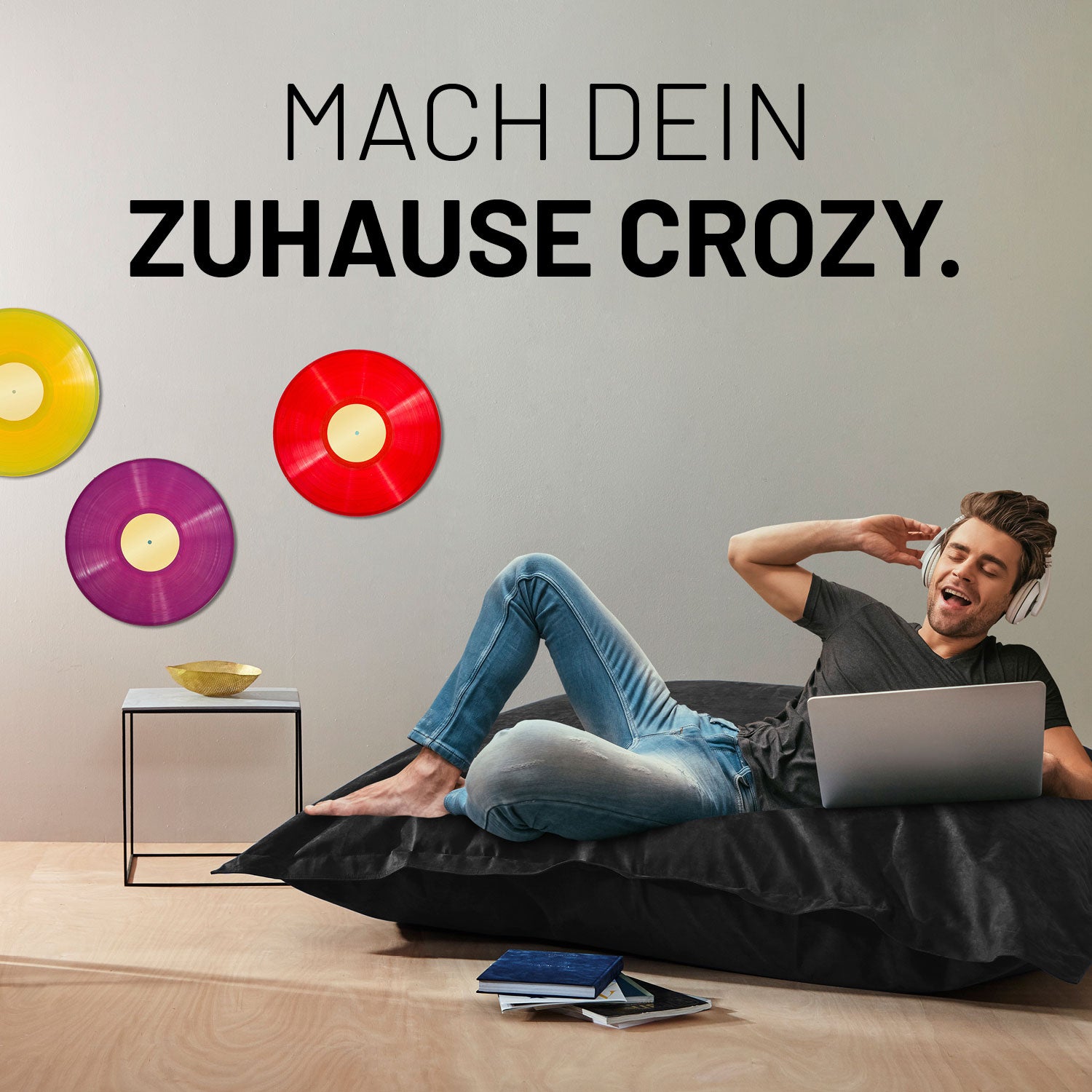 XXL Microvelours Sitzsack (380 L) - indoor - Schwarz mit angenehmem Material, wasserfest, ideal zum Relaxen im Wohnzimmer oder Kinderzimmer.