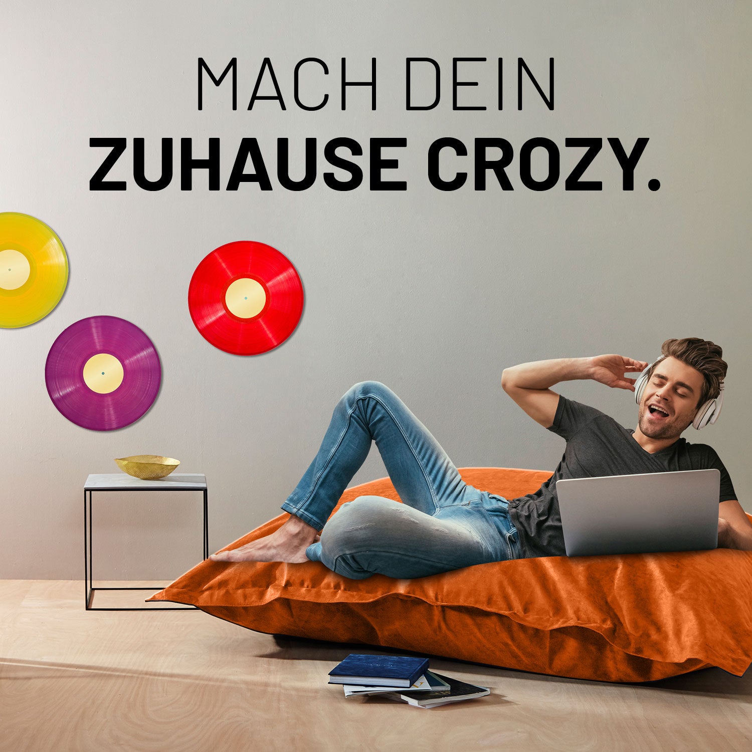XXL Microvelours Sitzsack (380 L) - orange, bequemer wasserfester Riesensitzsack für Wohnzimmer und Kinderzimmer.